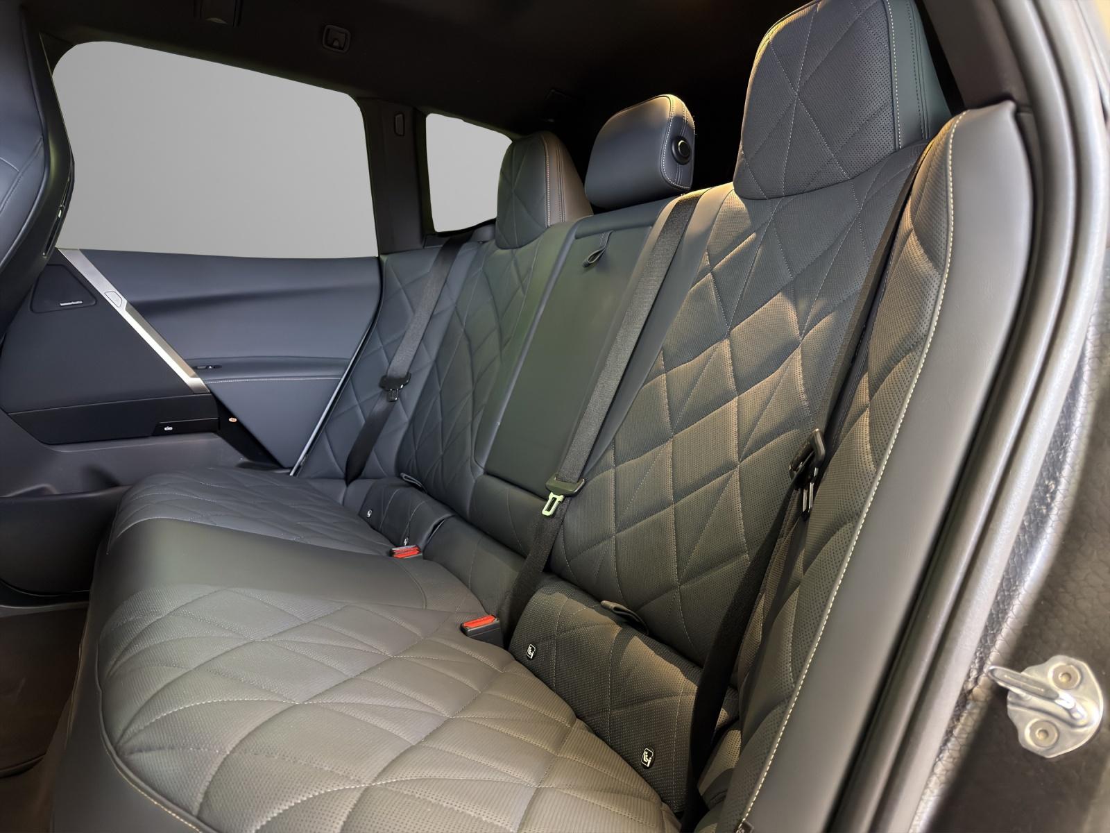 BMW iX xDrive40 SportPaket-image-20