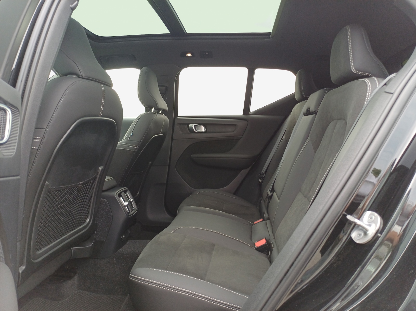 VOLVO XC40 Recharge P8 Twin AWD Pure Electric Ultimate-image-11