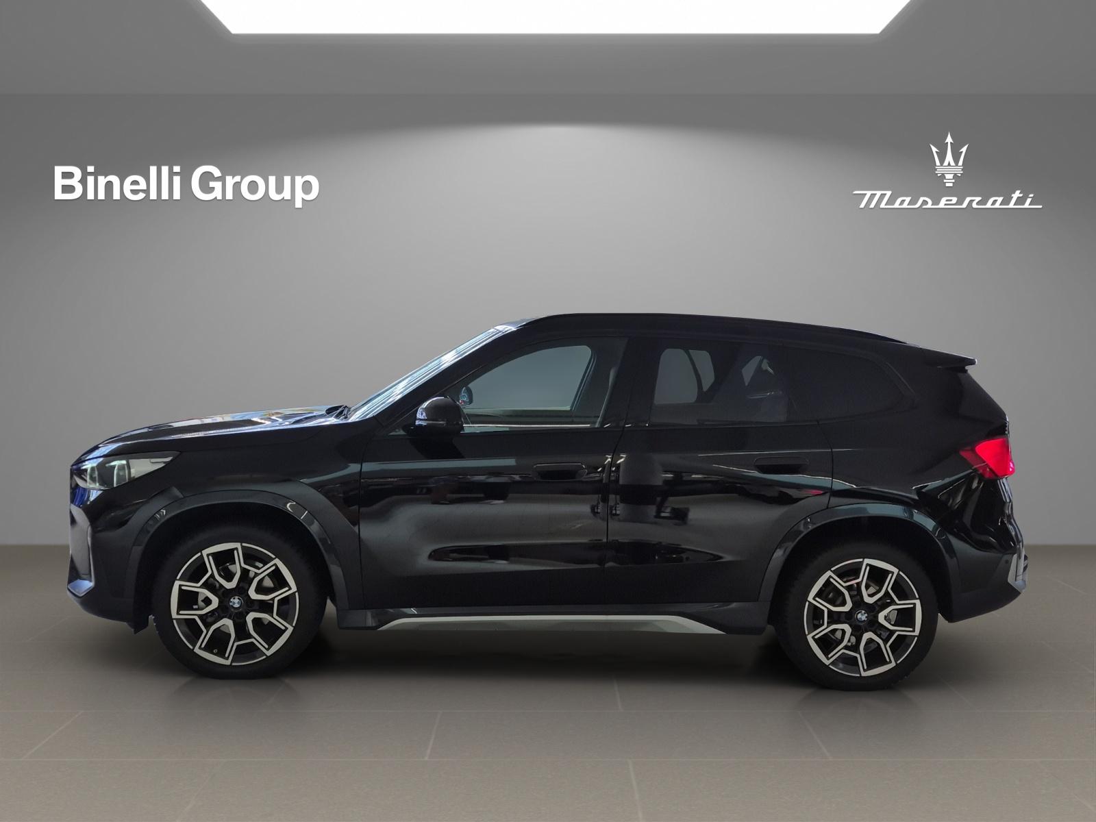 BMW X1 U11 18i sDrive paddles-showroom-element-2