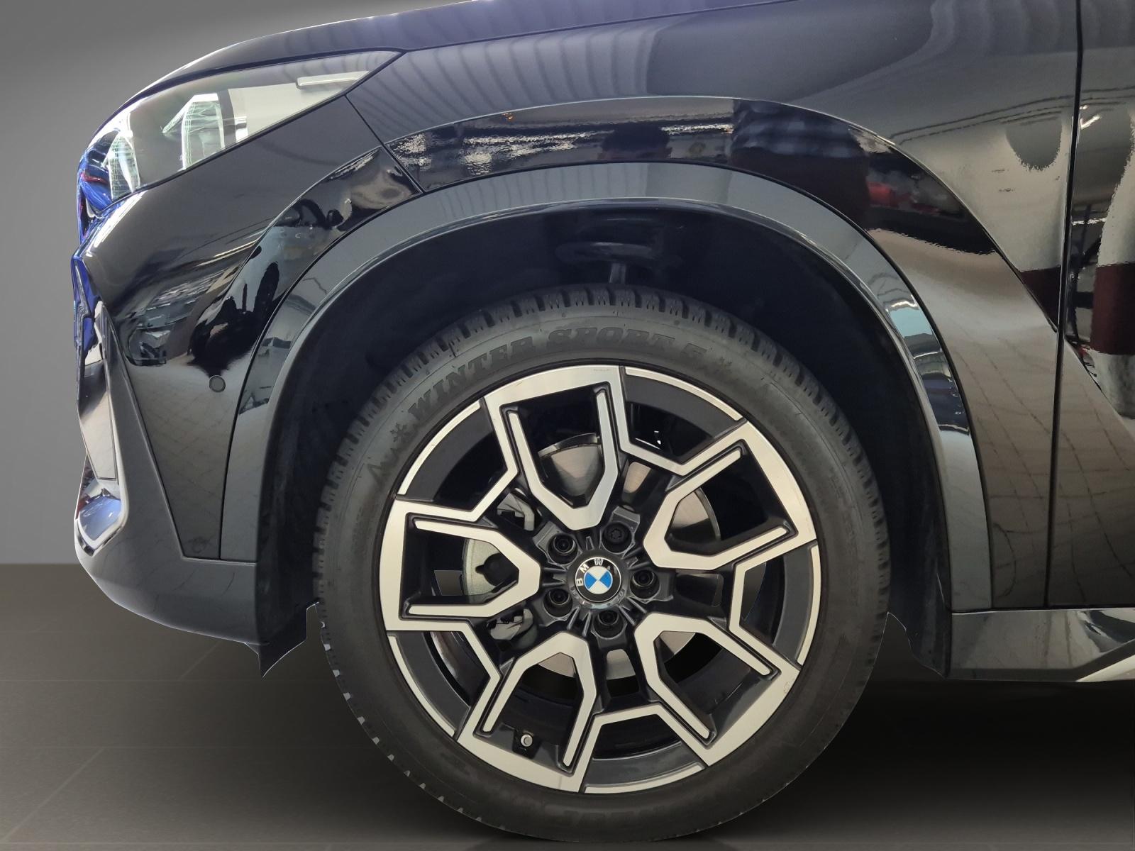 BMW X1 U11 18i sDrive paddles-showroom-element-3