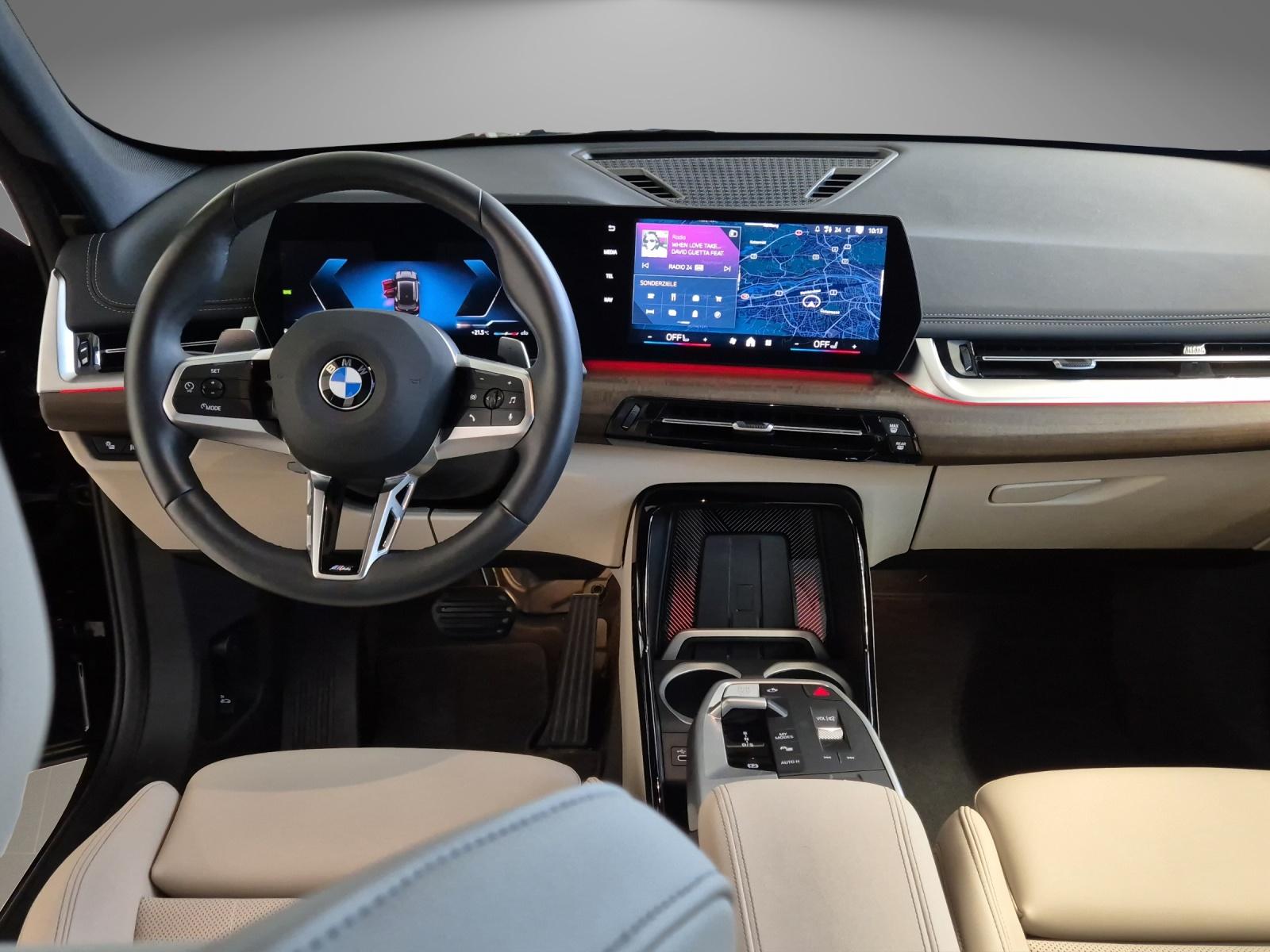 BMW X1 U11 18i sDrive paddles-image-8