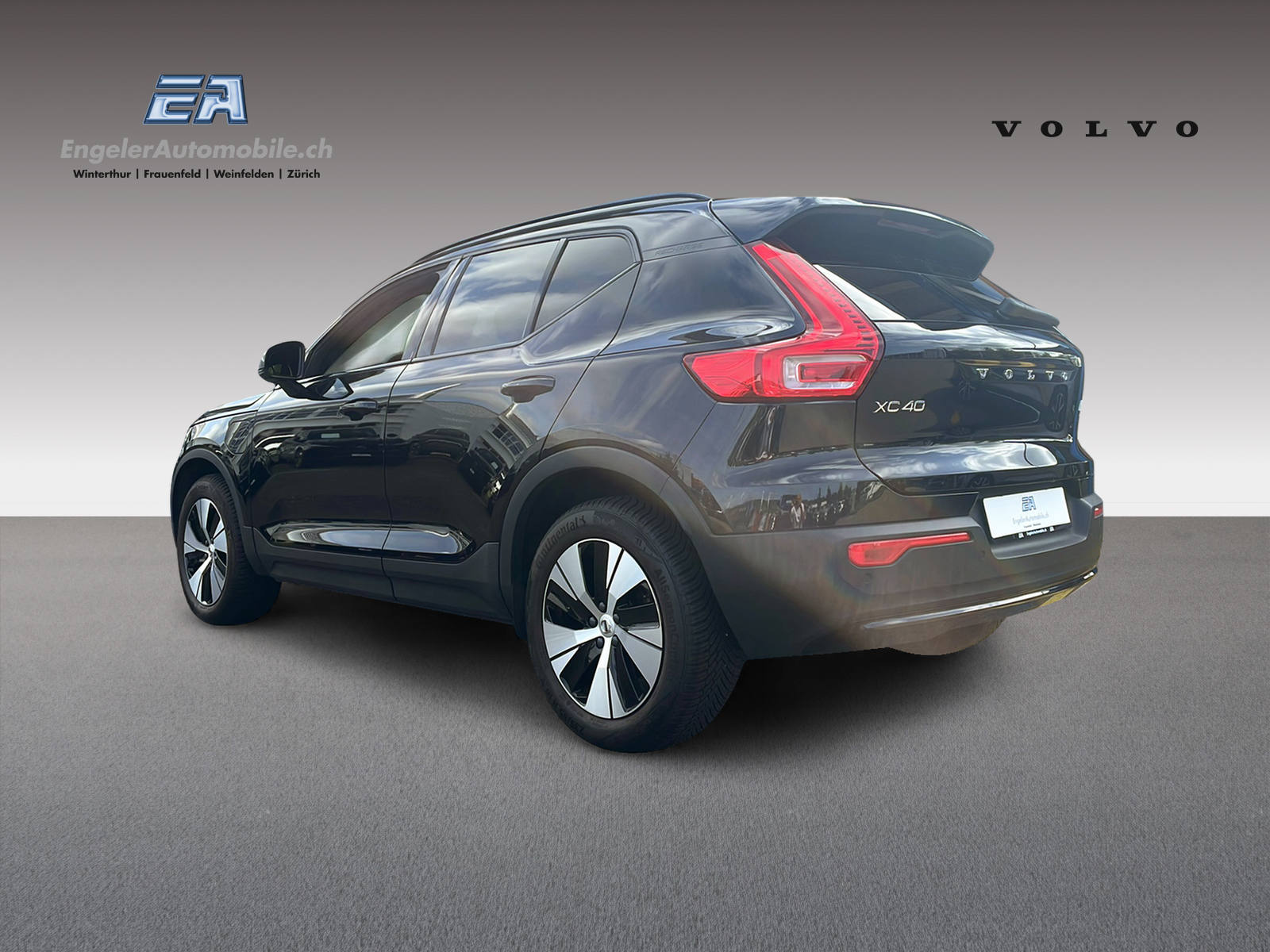 VOLVO XC40 1.5 T5 PiH Plus Dark-showroom-element-3