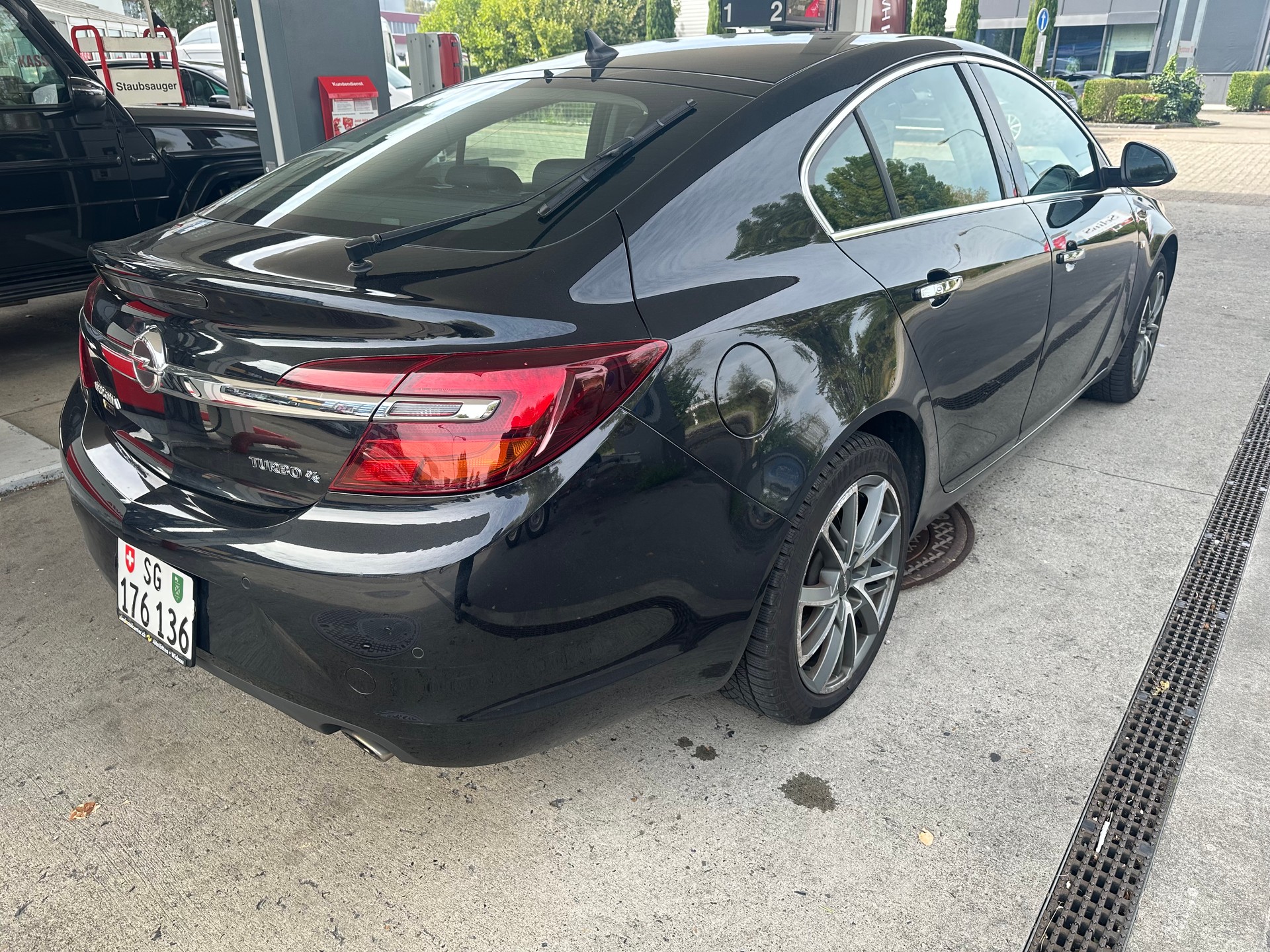 OPEL Insignia 2.0 Turbo Sport 4WD Automatic-showroom-element-3