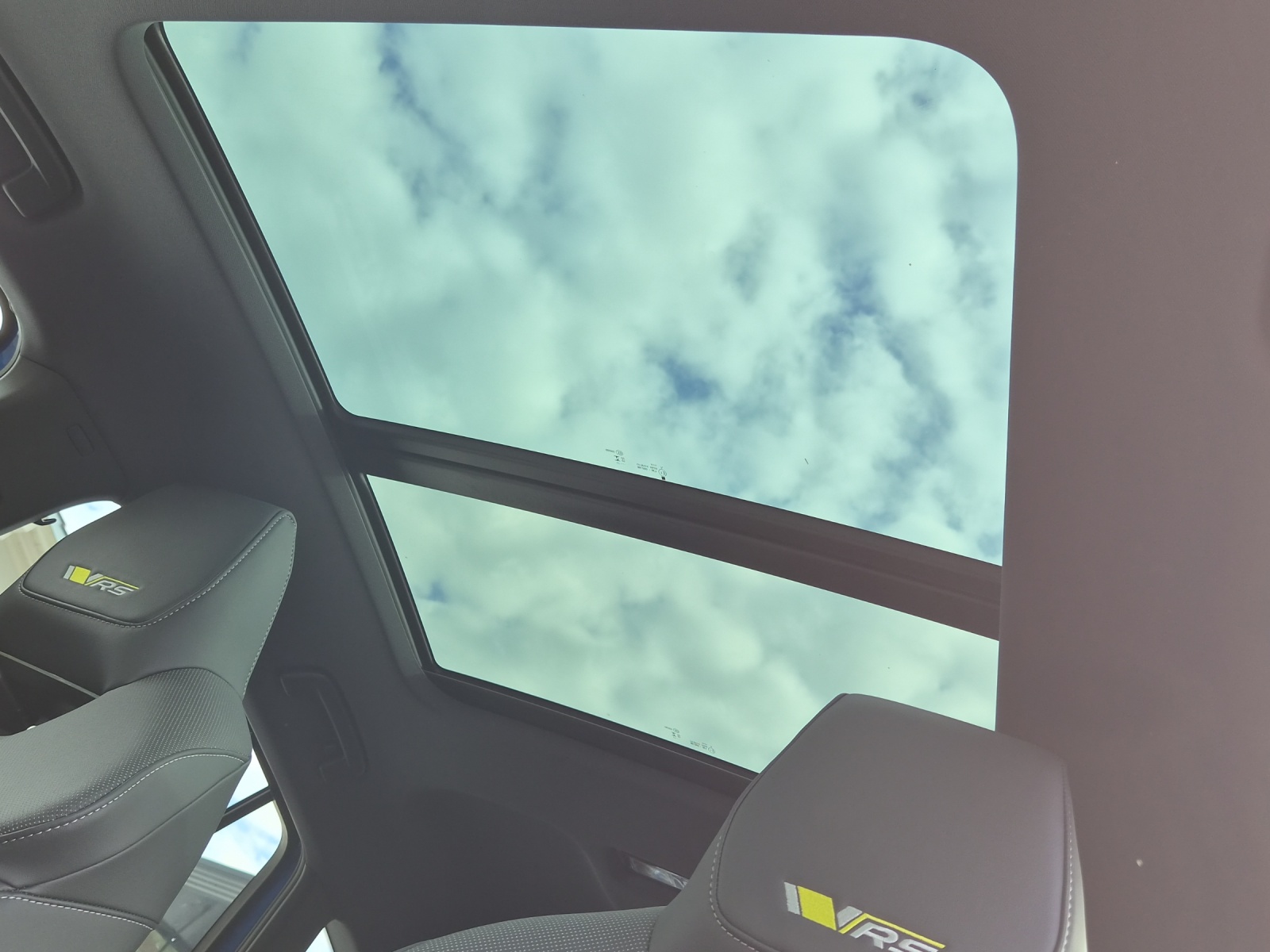 SKODA Enyaq 4x4 RS-image-13