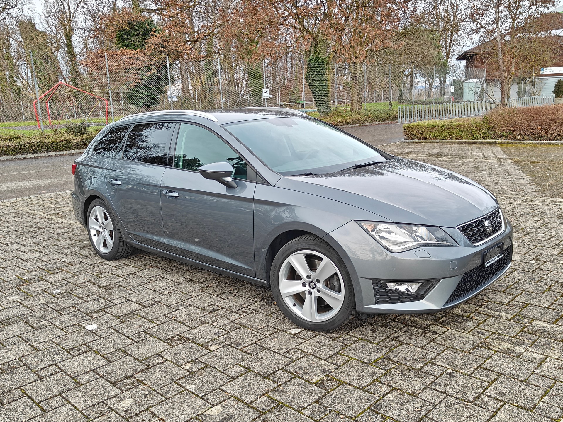 SEAT LEON ST 2.0TDI FR-LINE *184PS*-showroom-element-3