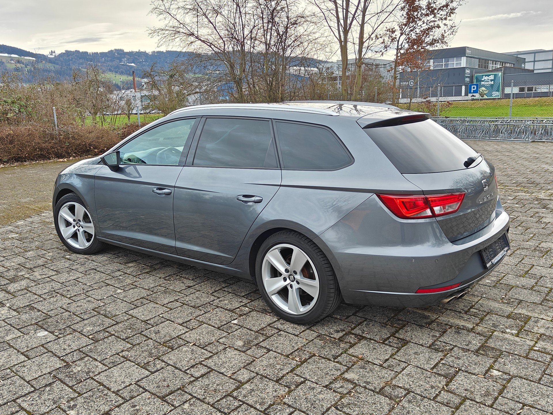 SEAT LEON ST 2.0TDI FR-LINE *184PS*-showroom-element-2