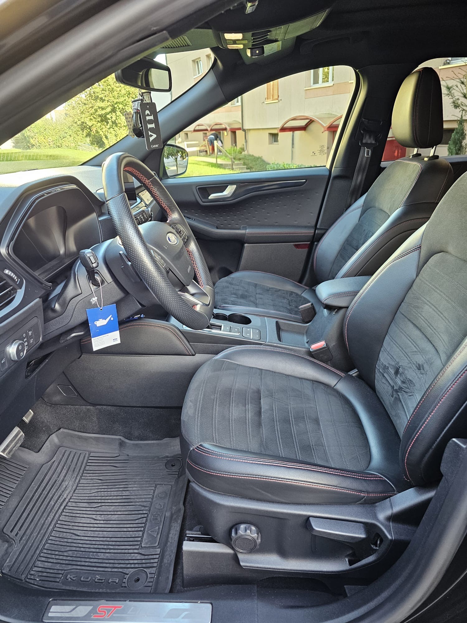 FORD Kuga 2.0 TDCi EcoBlue ST-Line X 4WD-showroom-element-3