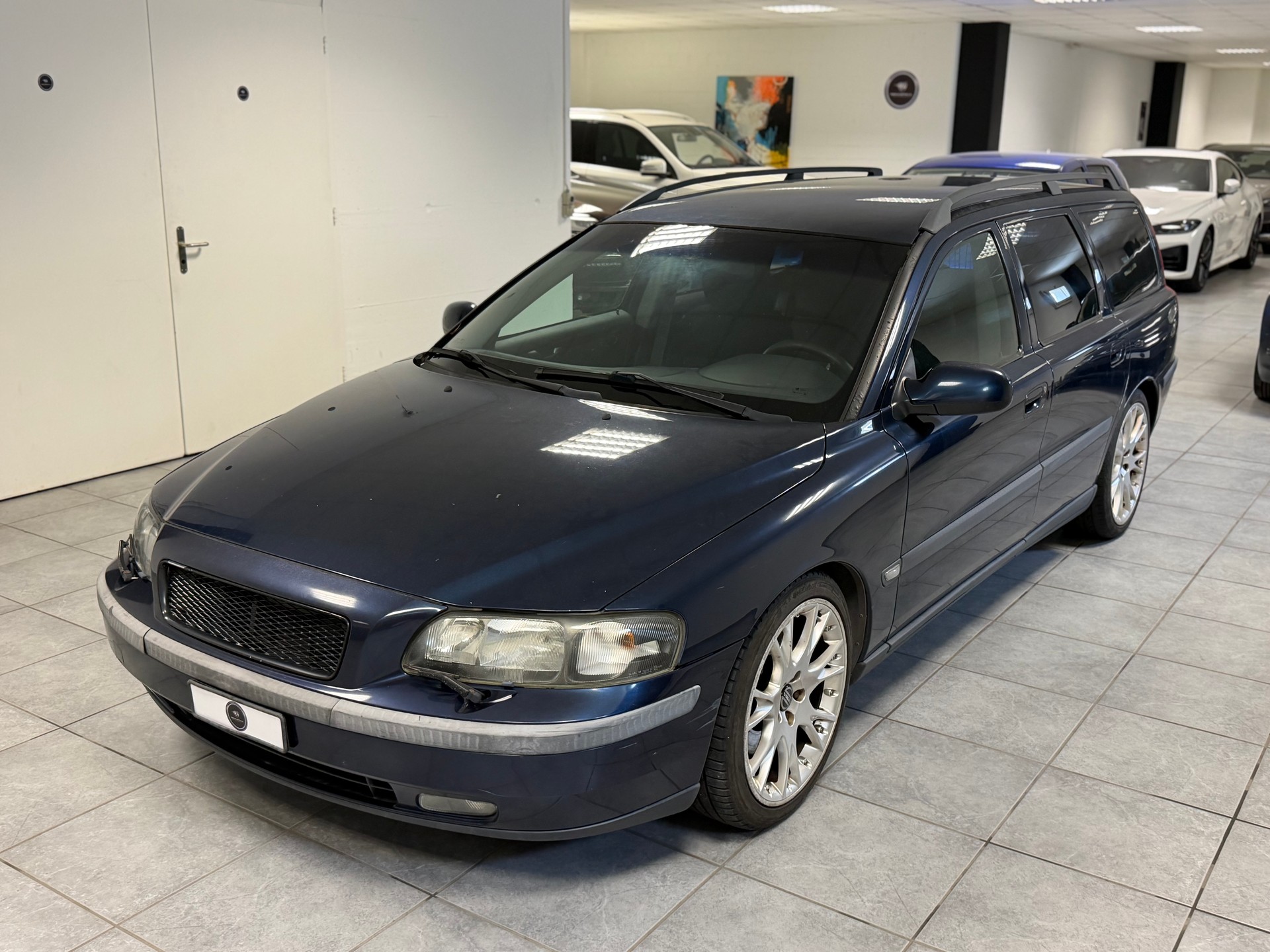 VOLVO V70 T5-showroom-element-2