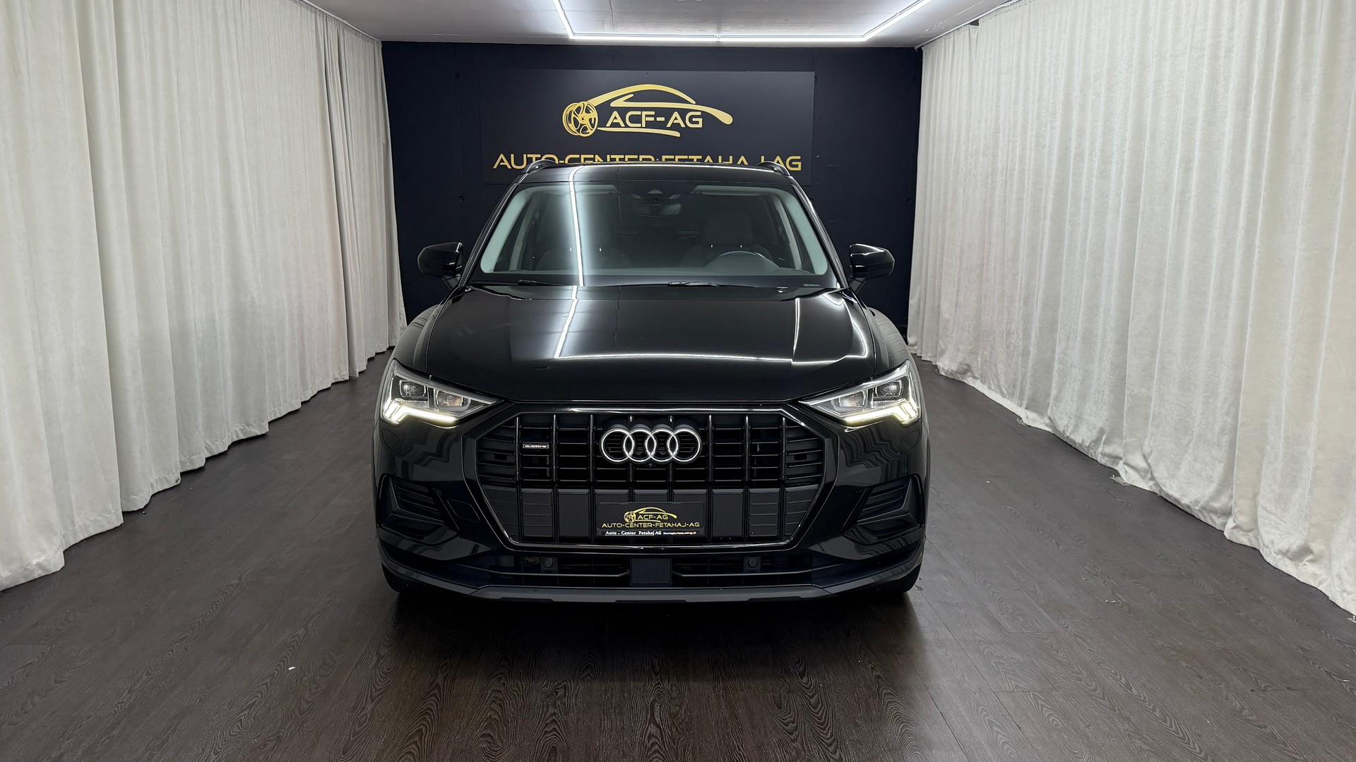 AUDI Q3 40 TFSI advanced quattro S-tronic-showroom-element-1