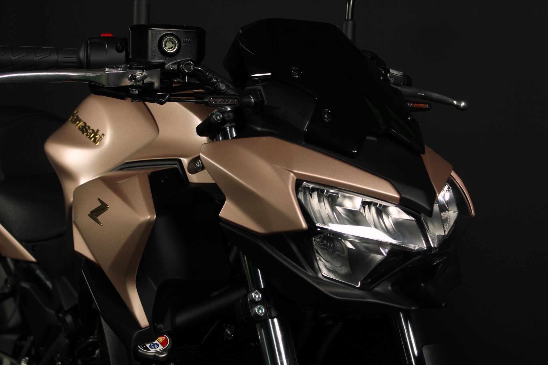 KAWASAKI Z 650 (50/35 KW) *Rose-Gold* Level 1-image-3