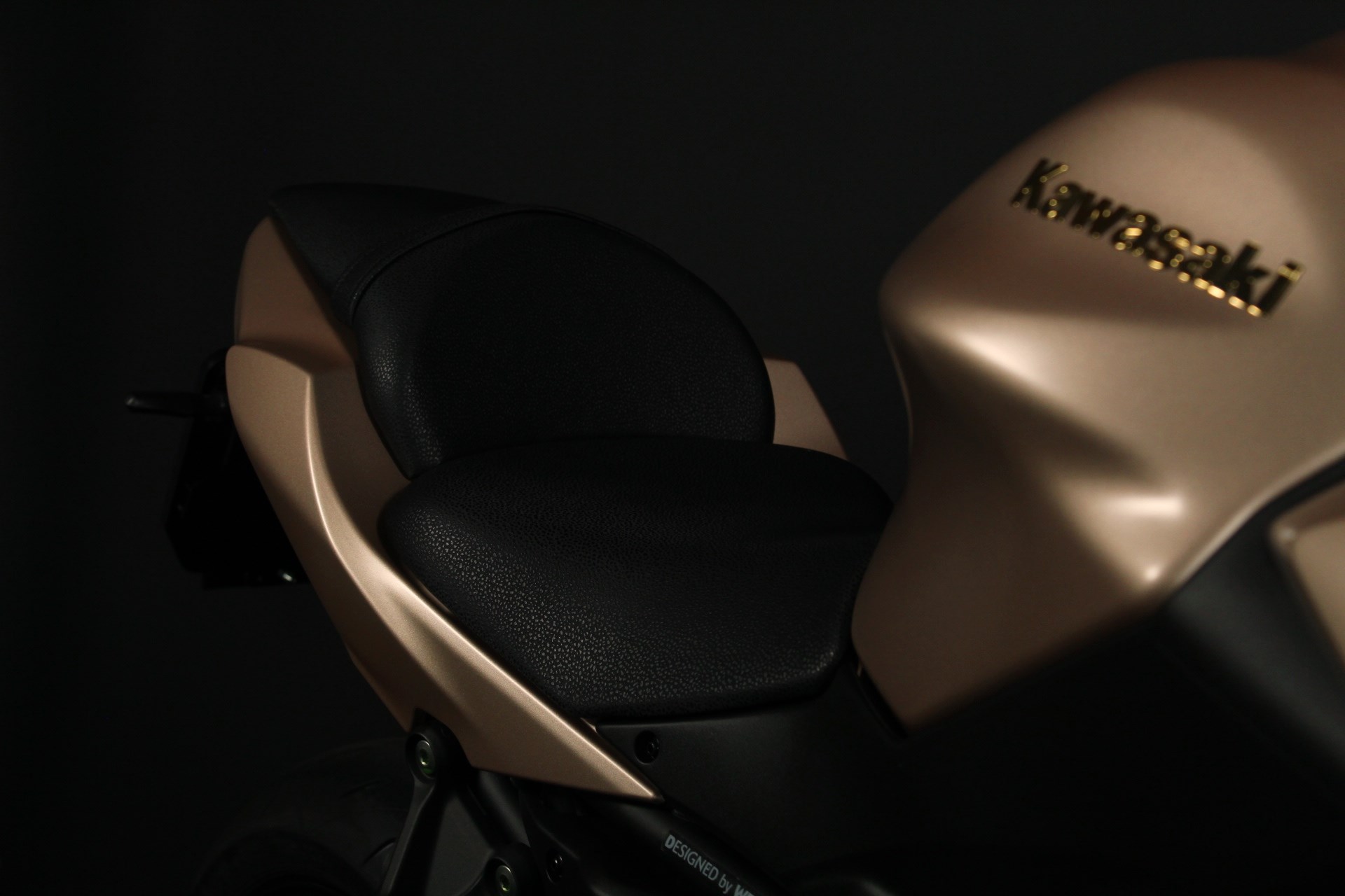 KAWASAKI Z 650 (50/35 KW) *Rose-Gold* Level 1-image-4