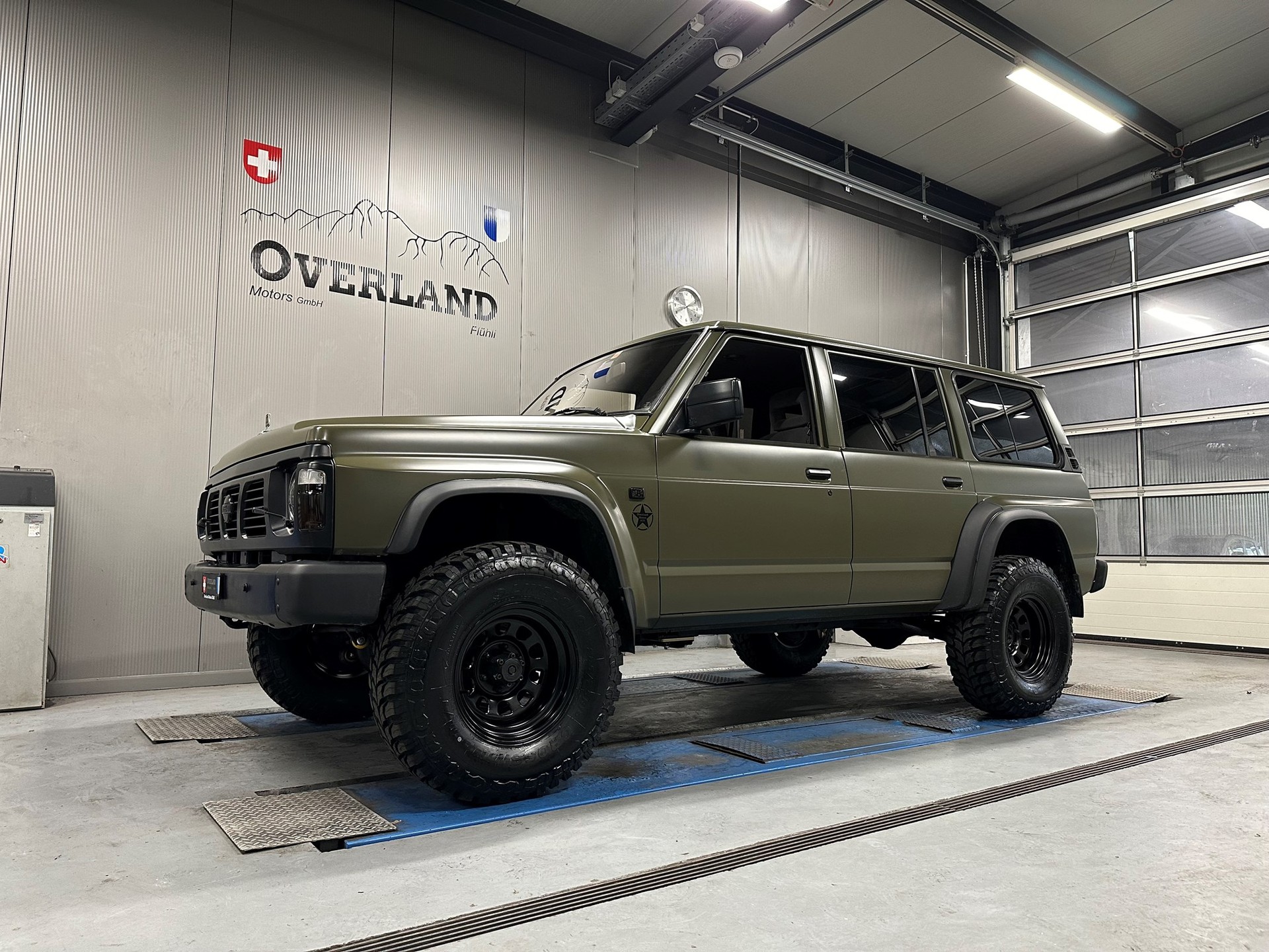 NISSAN Patrol GR 2.8 ST Wagon-showroom-element-1