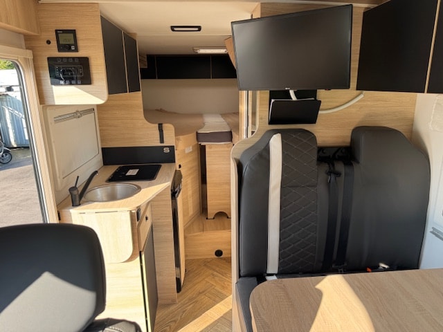 CHALLENGER Trigano RE2 S217 Etape Edition Renault / TV Ahk Solar Anlage-image-12