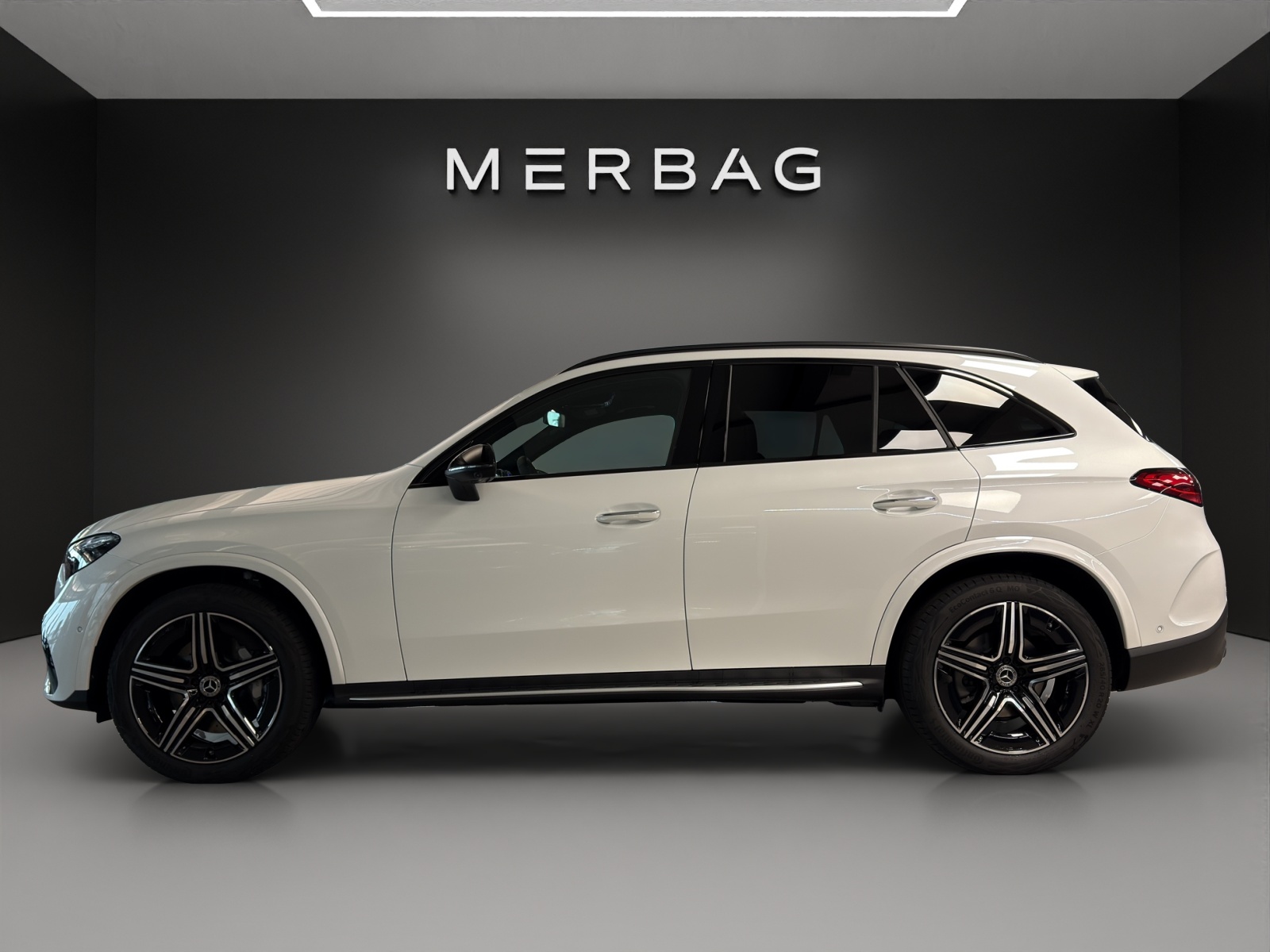 MERCEDES-BENZ GLC 200 4Matic 9G-Tronic AMG Line-image-1