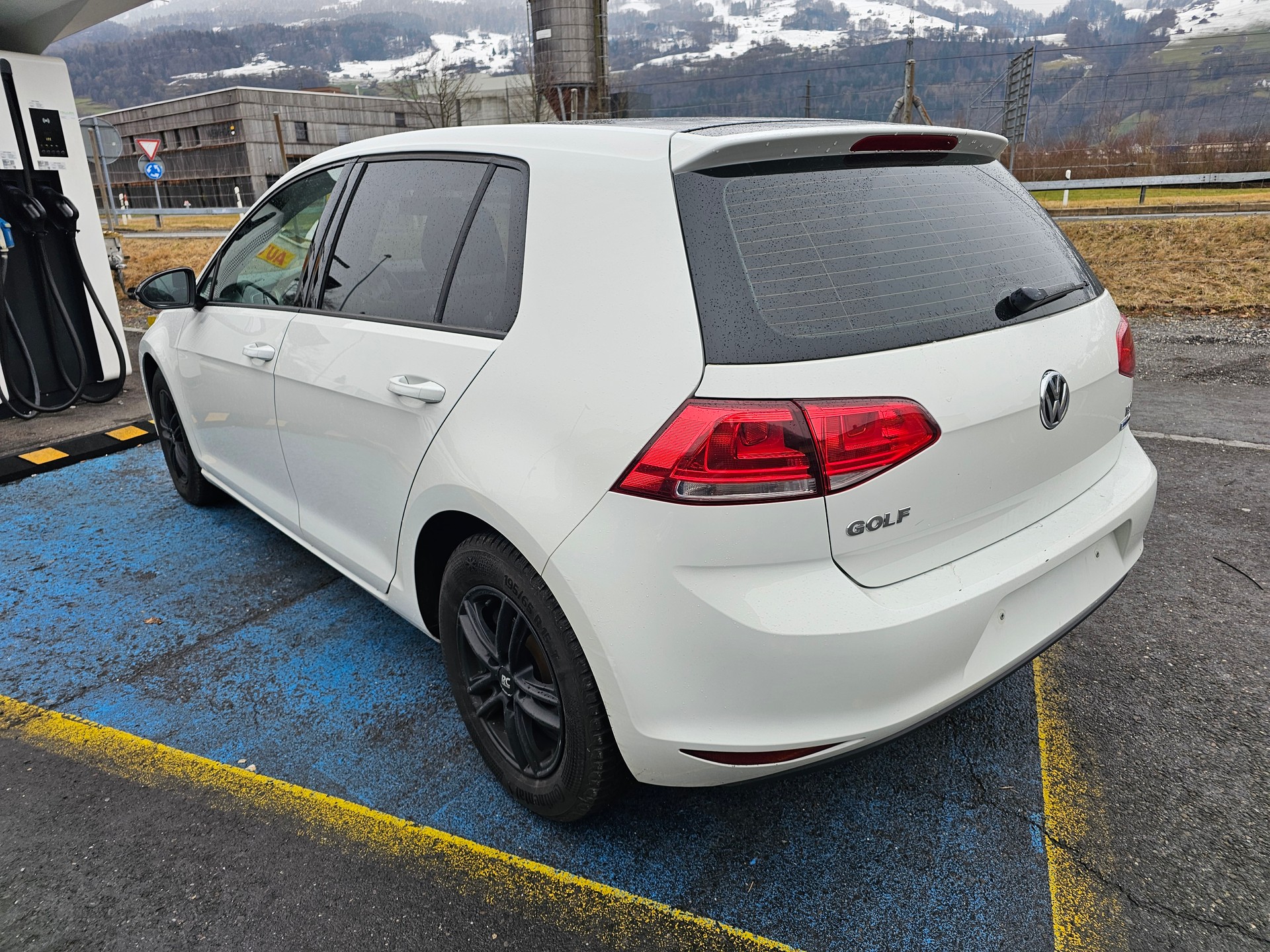 VW Golf 1.2 TSI Trendline-image-5