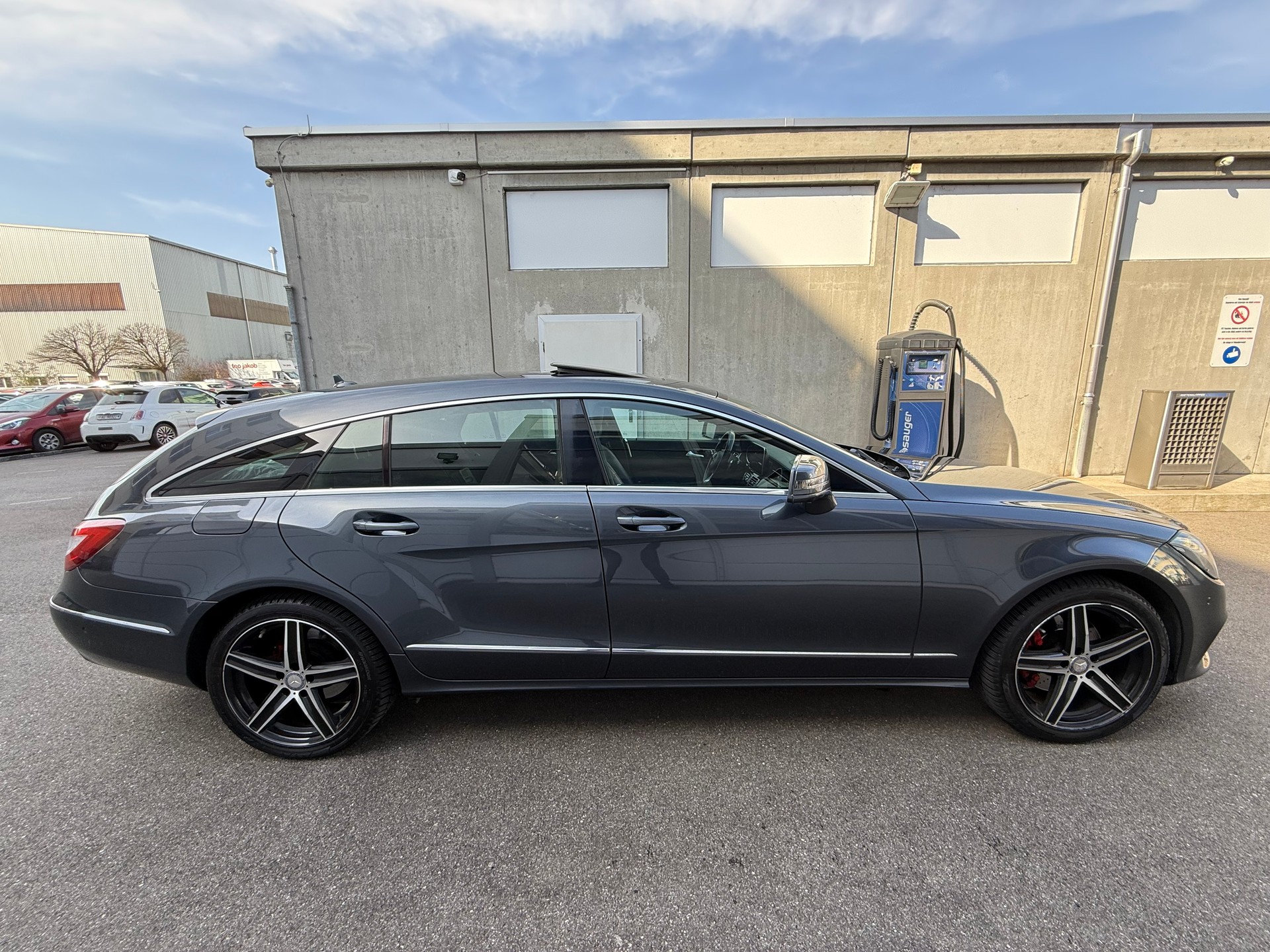 MERCEDES-BENZ CLS 250 BlueTEC 4Matic 7G-Tronic *Frisch ab MFK *Alle 4 Bremsen neu *Harman/Kardon *Totwinkel *360 Kamera *Abstandregler ...-image-2