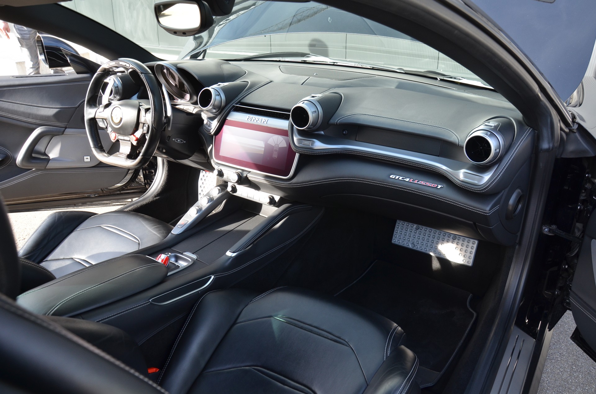 FERRARI GTC 4 Lusso T-image-15