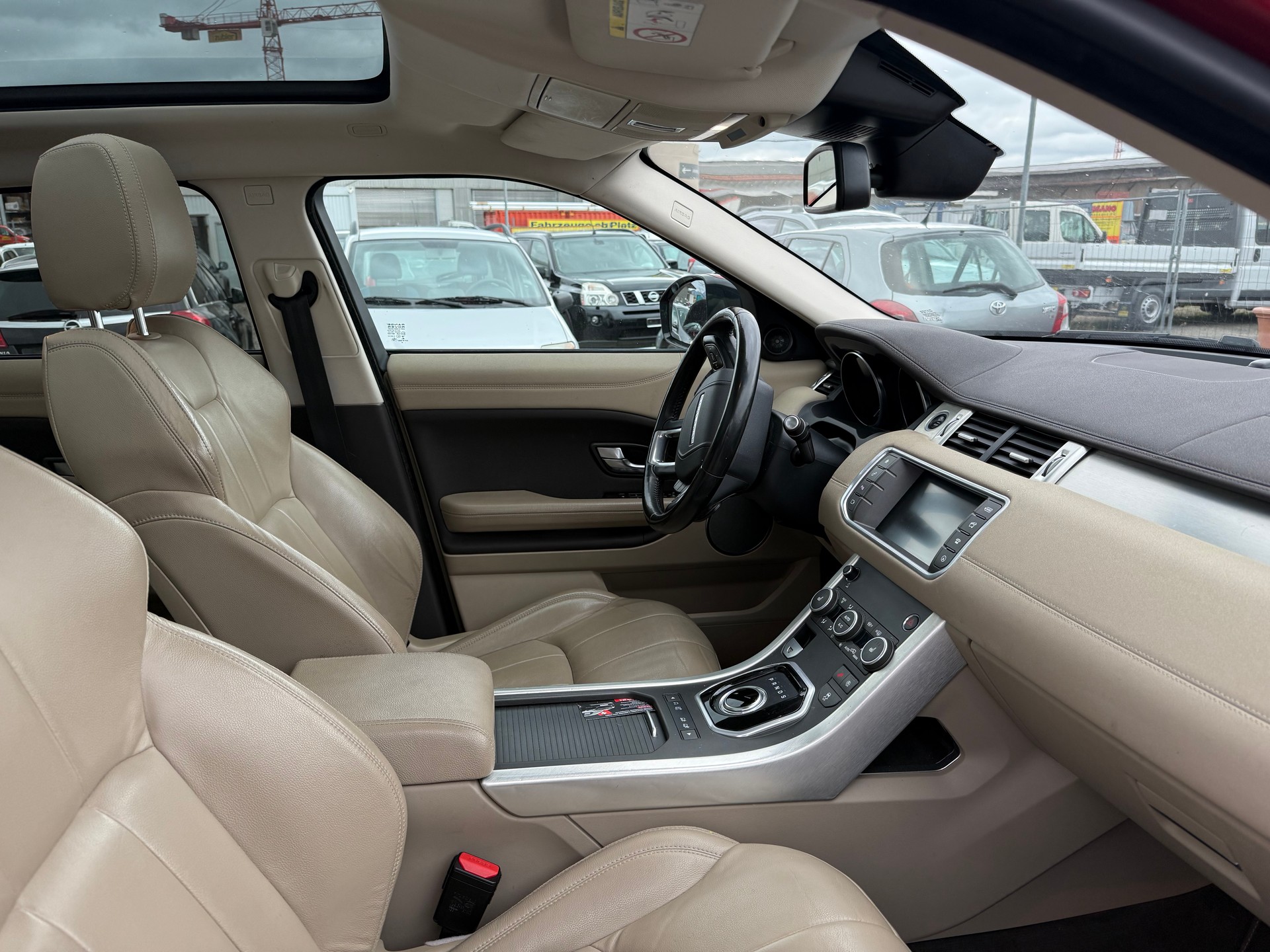 LAND ROVER Range Rover Evoque 2.0 TD4 HSE AT9-image-4