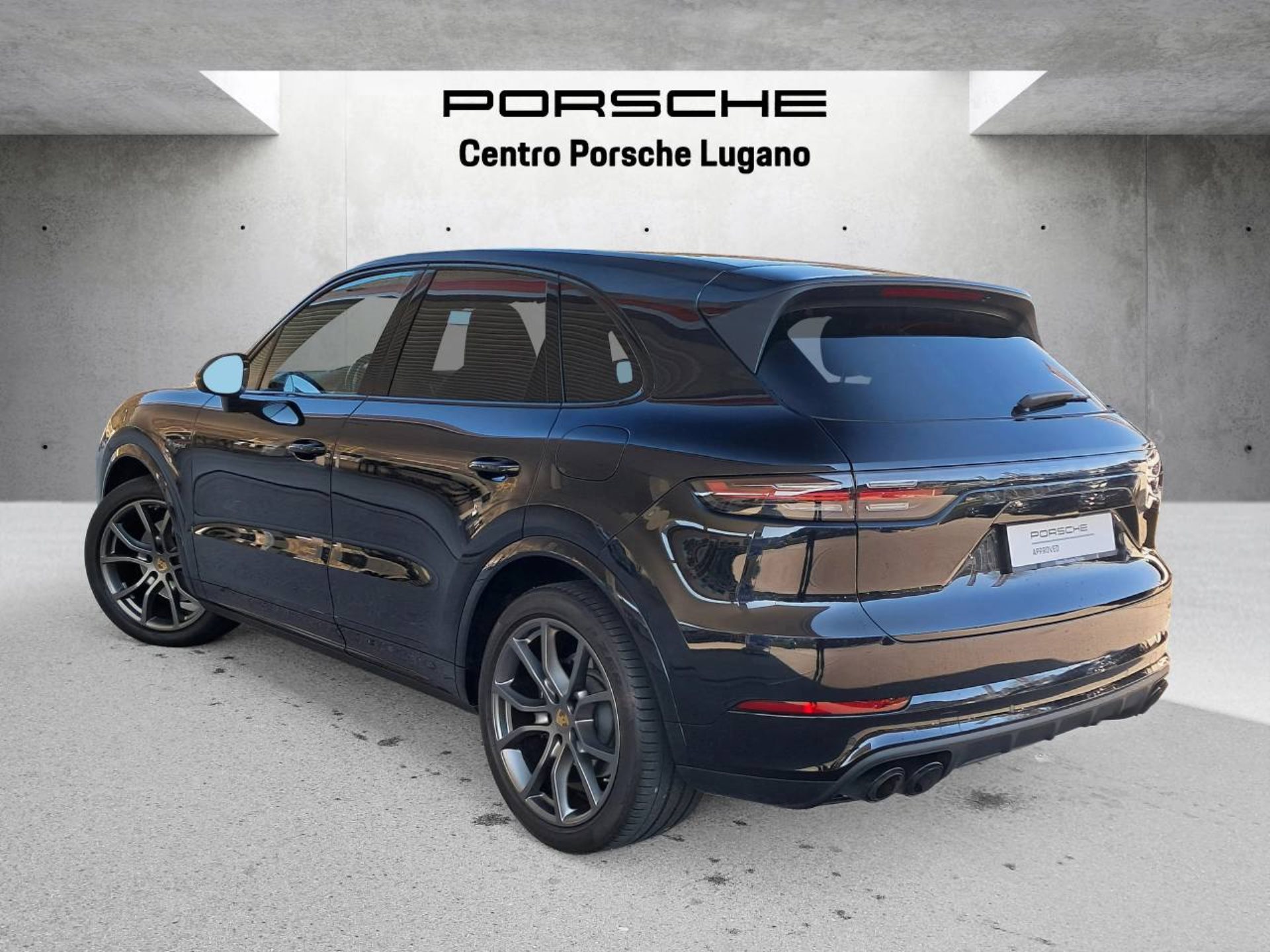 PORSCHE Cayenne E-Hybrid (MY22)-showroom-element-2