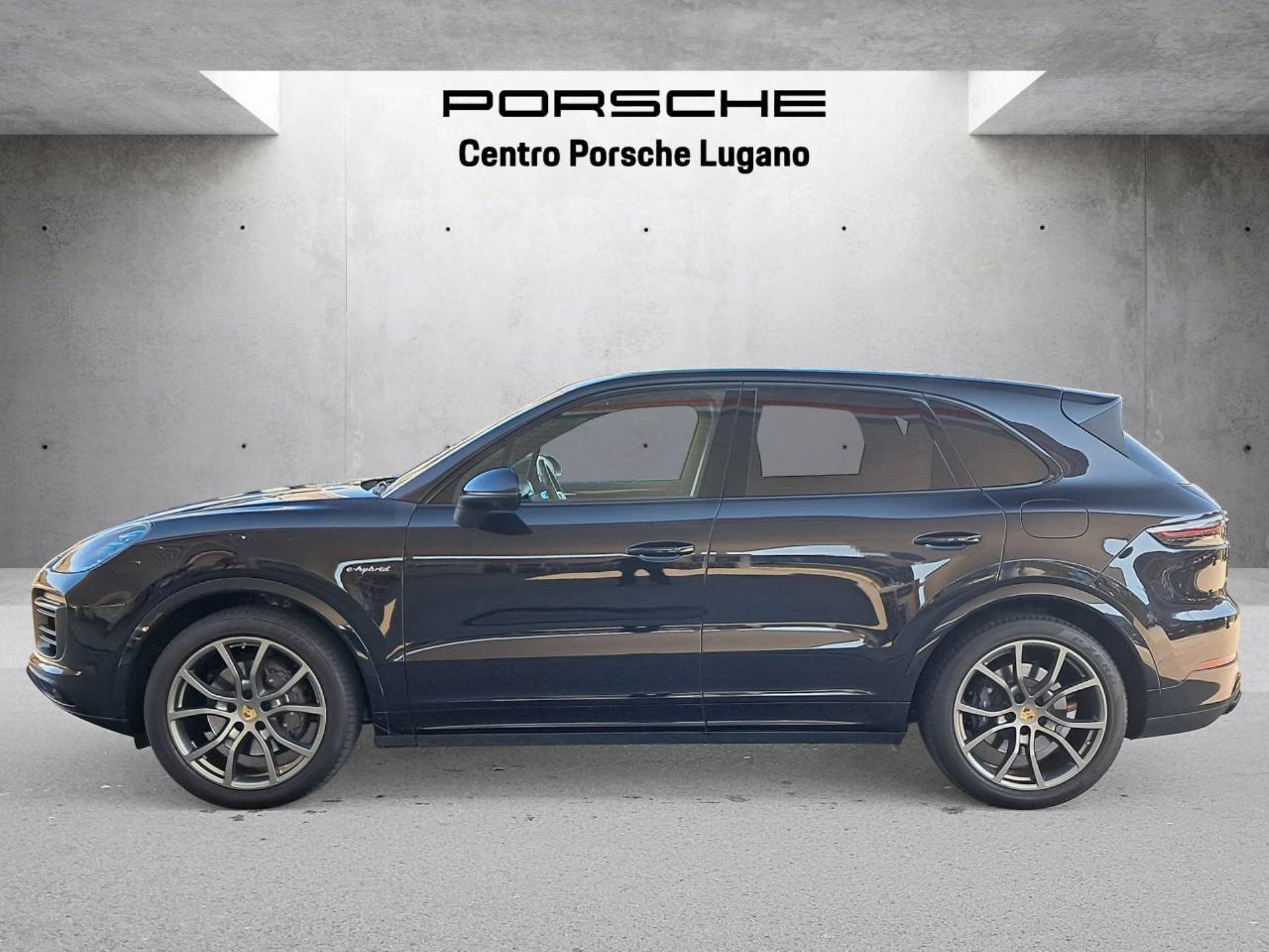 PORSCHE Cayenne E-Hybrid (MY22)-showroom-element-1
