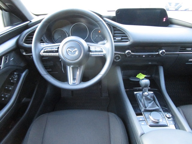 MAZDA 3 Hatchback 2.0 186 Revolution-image-6