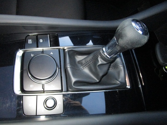 MAZDA 3 Hatchback 2.0 186 Revolution-image-14