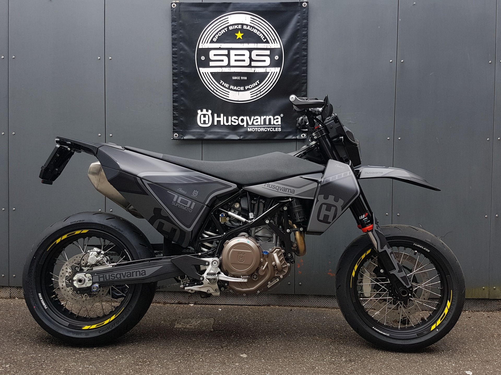 HUSQVARNA 701 Supermoto (35kW)-image-1