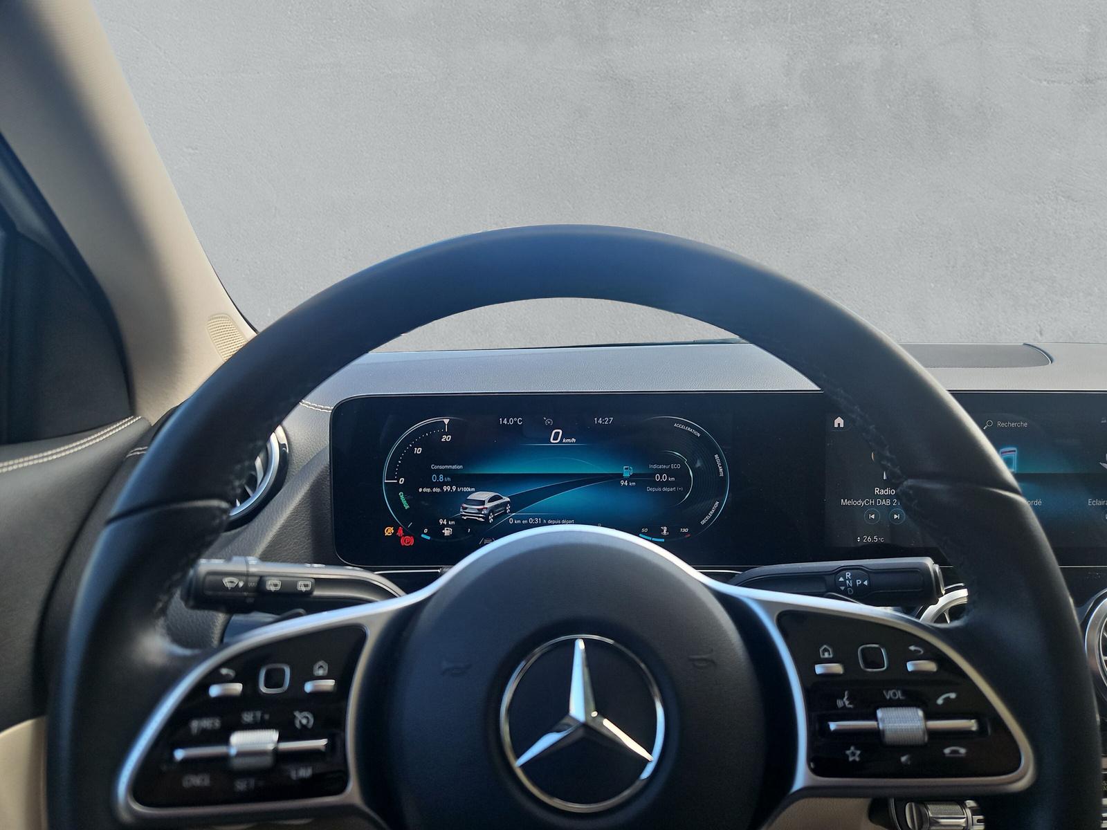 MERCEDES-BENZ GLA 200 Progressive 4matic-image-17