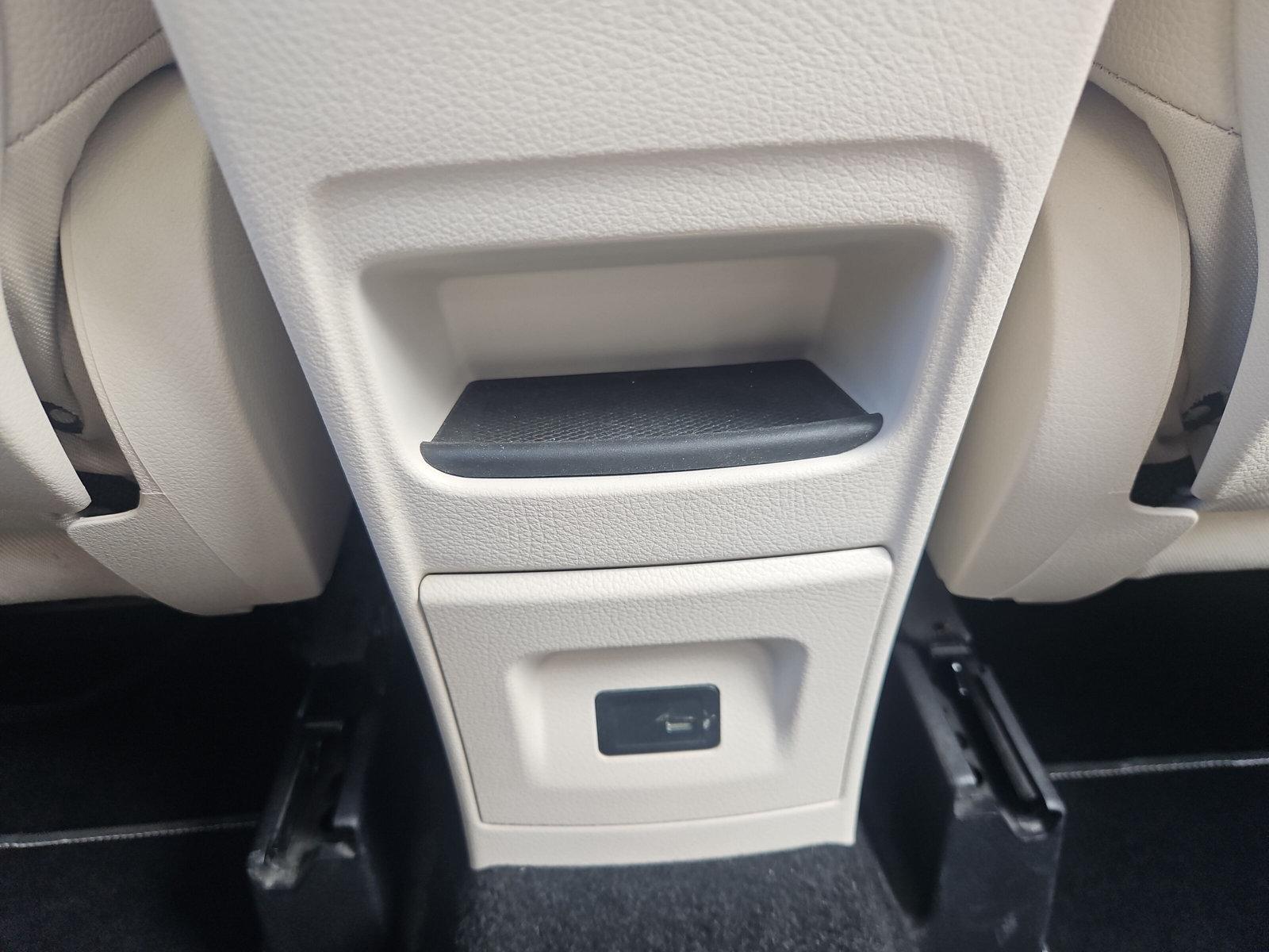 MERCEDES-BENZ GLA 200 Progressive 4matic-image-19