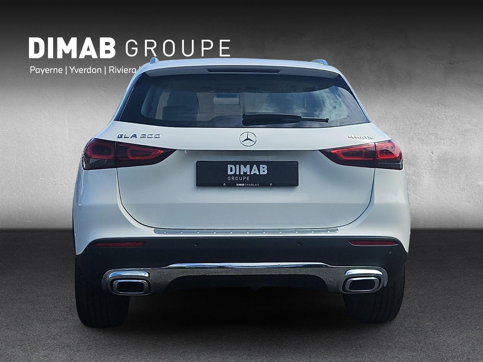 MERCEDES-BENZ GLA 200 Progressive 4matic-showroom-element-3