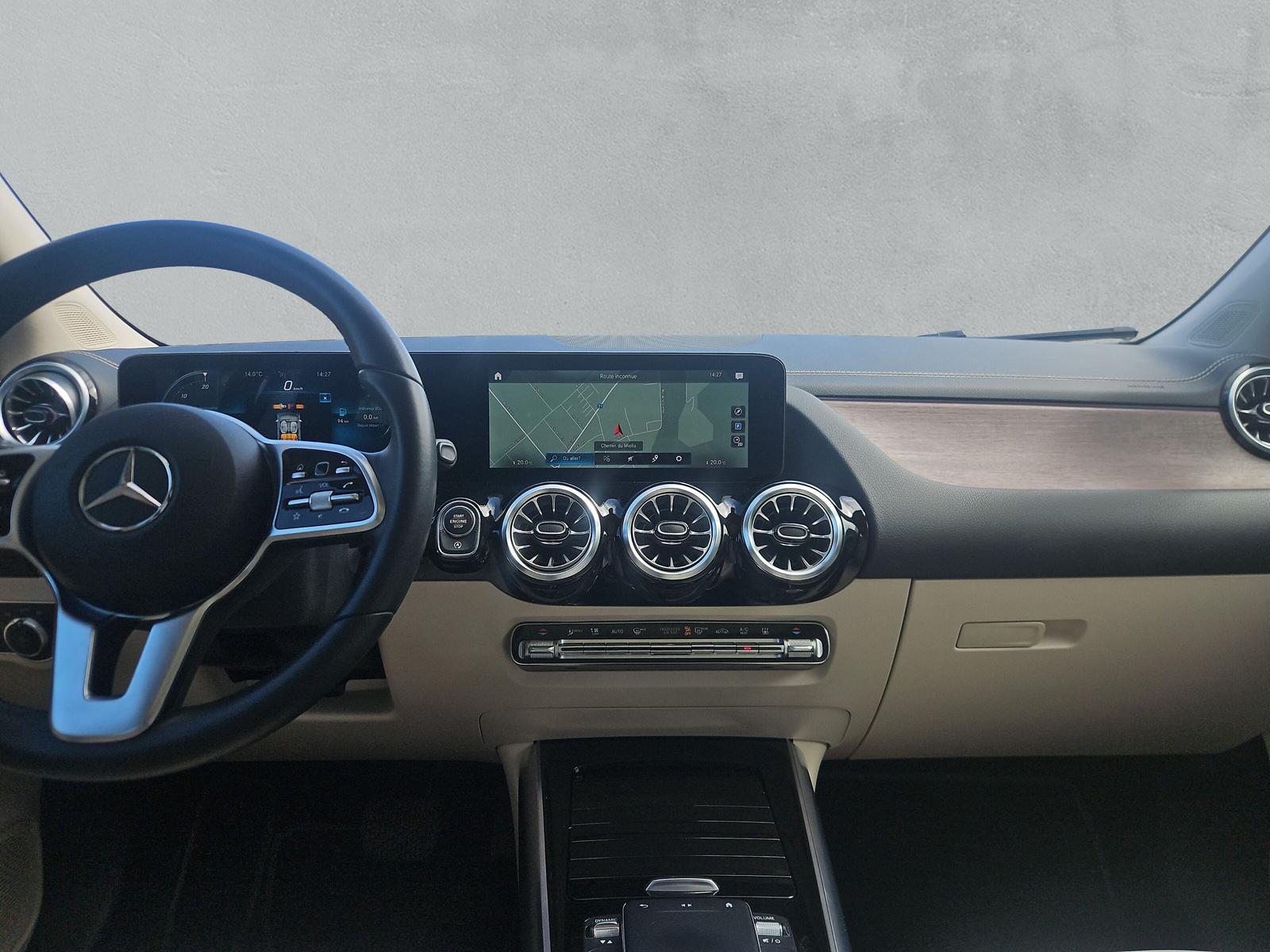 MERCEDES-BENZ GLA 200 Progressive 4matic-image-13