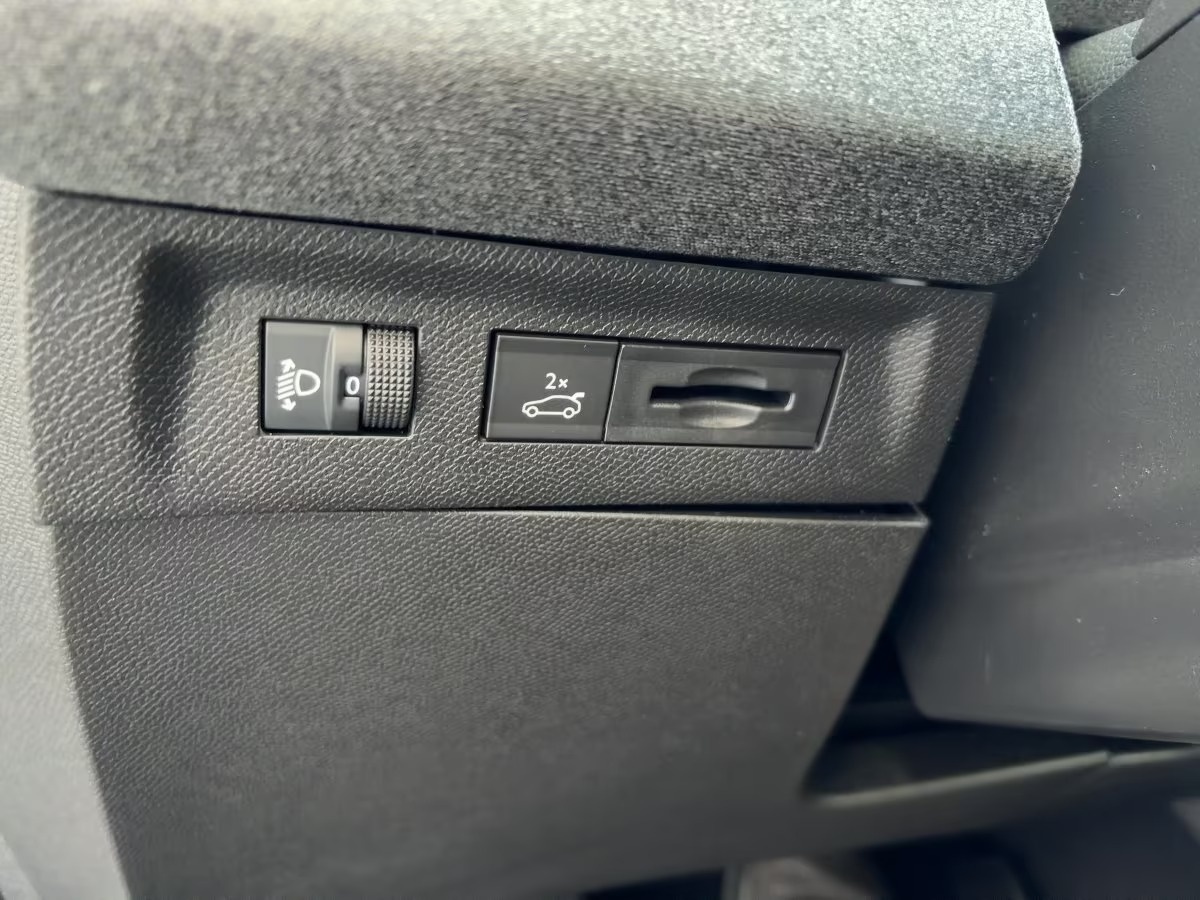 OPEL Grandland-e GS Anhängerkupplung-image-16