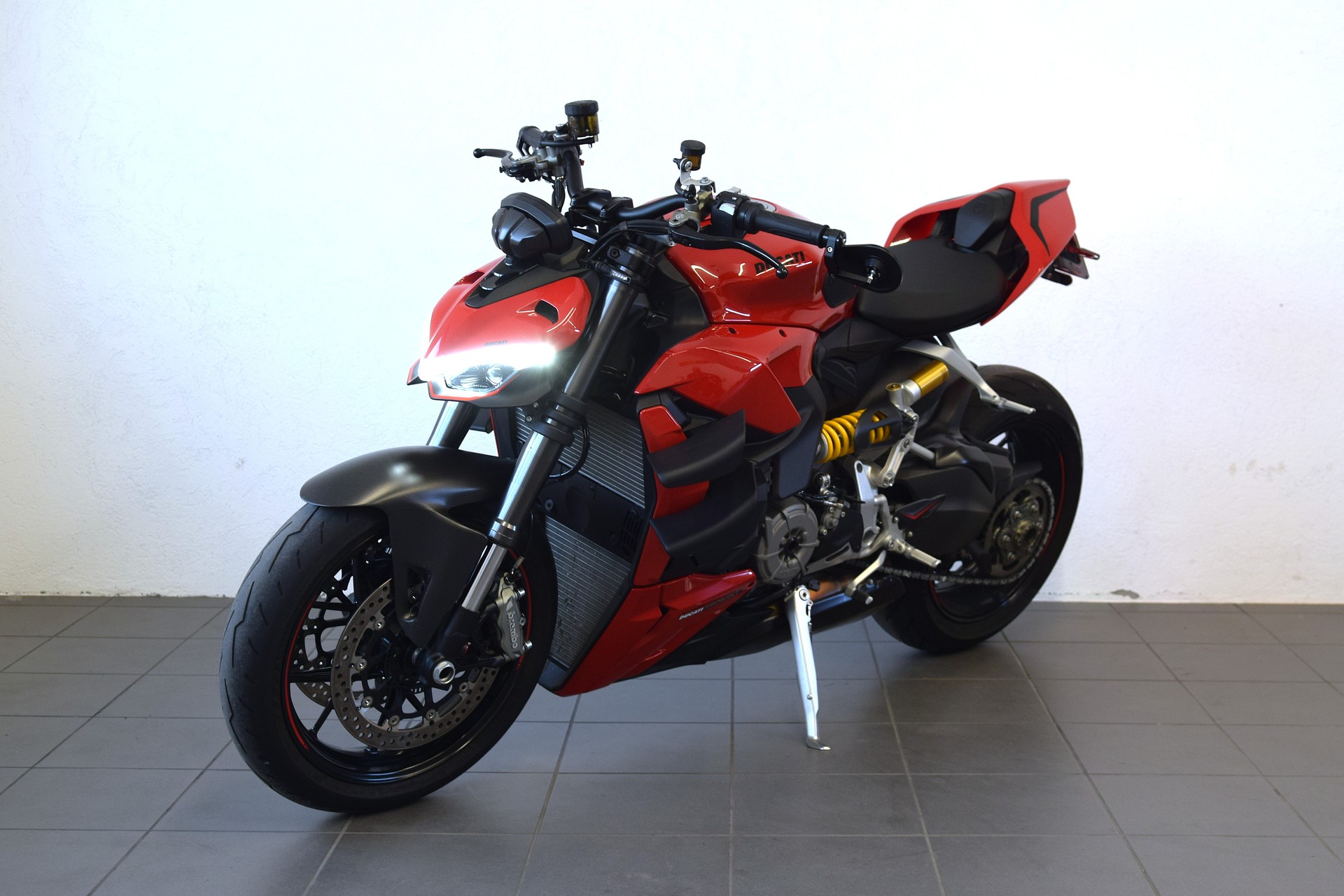 DUCATI Streetfighter V2-image-0