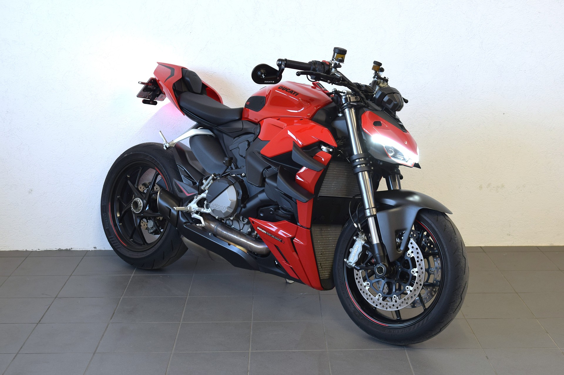 DUCATI Streetfighter V2-image-8