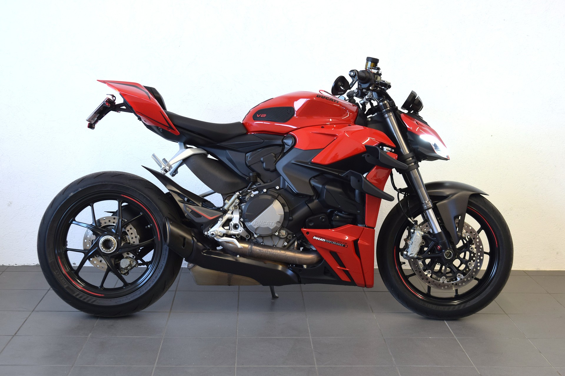 DUCATI Streetfighter V2-image-7