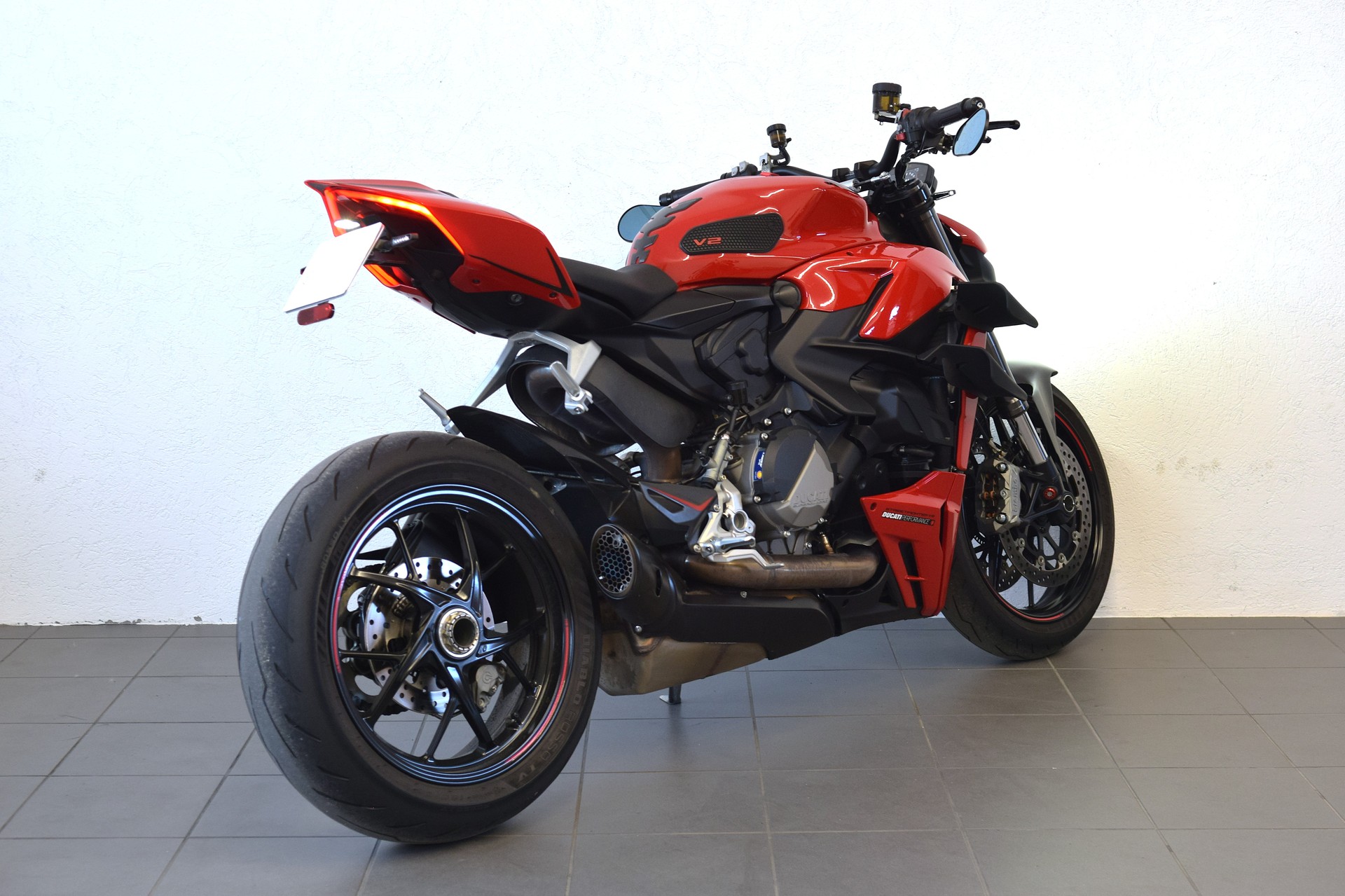 DUCATI Streetfighter V2-image-6