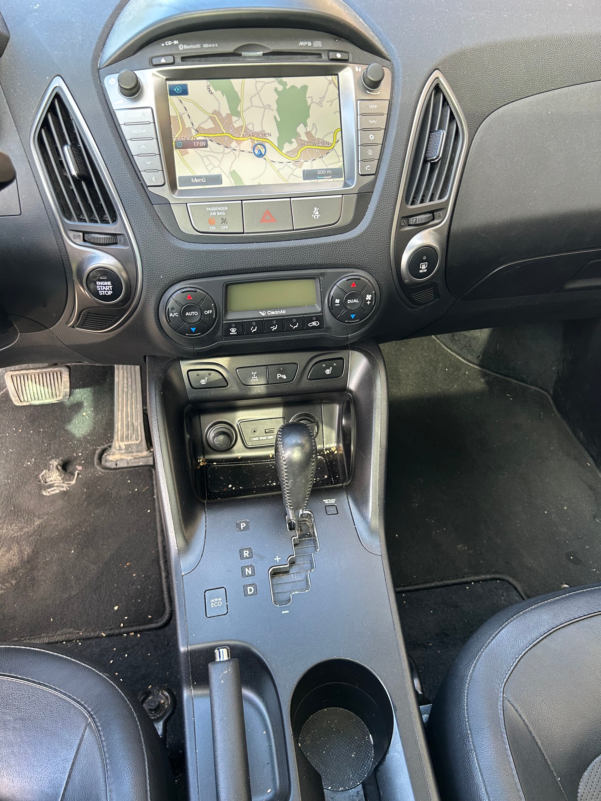 HYUNDAI iX 35 2.0 CRDi GO! Plus 4WD Automatic-image-10