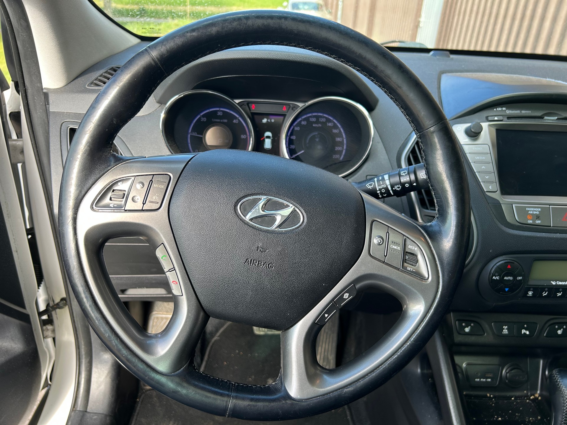 HYUNDAI iX 35 2.0 CRDi GO! Plus 4WD Automatic-image-8