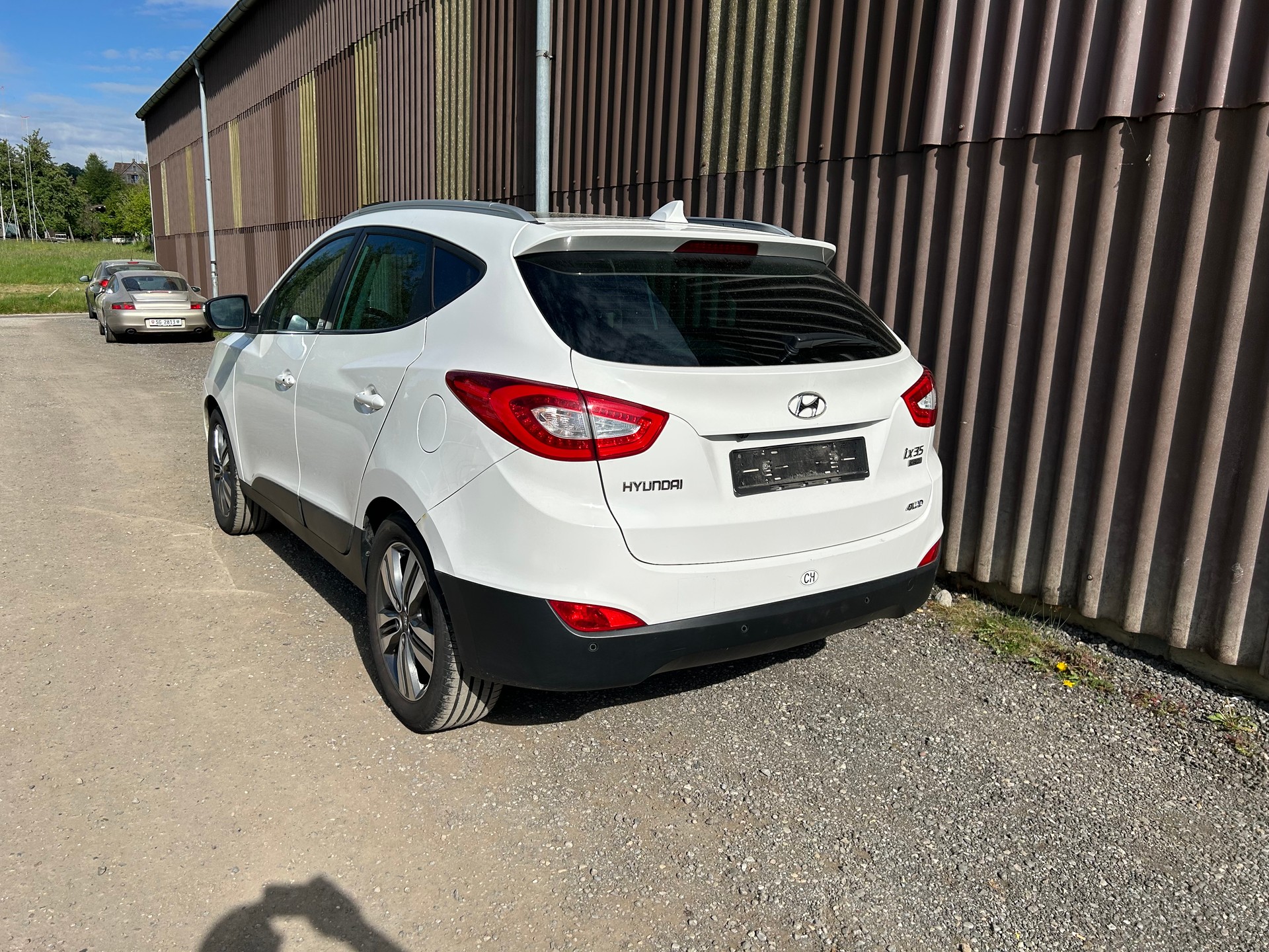 HYUNDAI iX 35 2.0 CRDi GO! Plus 4WD Automatic-image-6