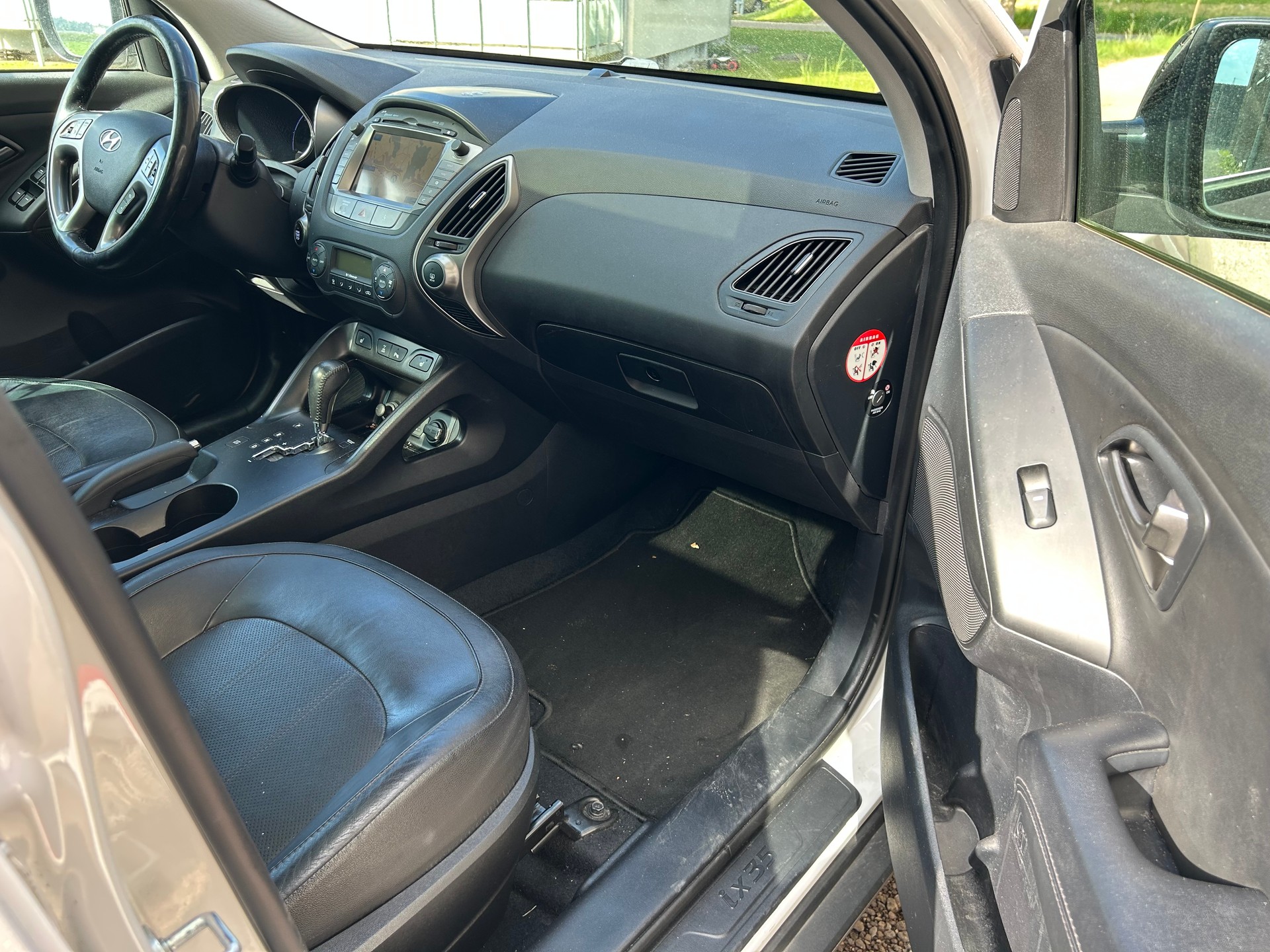 HYUNDAI iX 35 2.0 CRDi GO! Plus 4WD Automatic-image-13