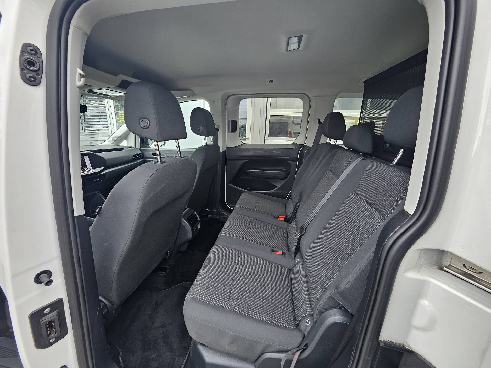 VW Caddy 2.0 TDI 122 Liberty DSG * 5- Plätzer *-image-15