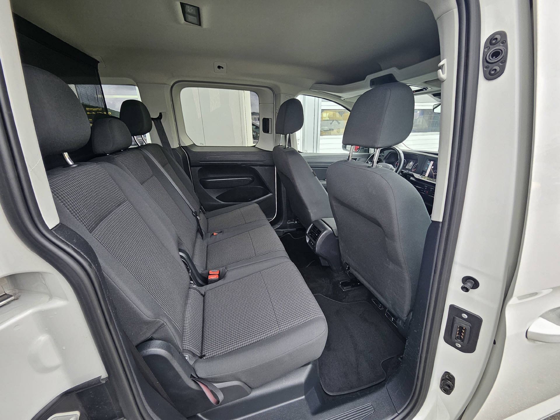 VW Caddy 2.0 TDI 122 Liberty DSG * 5- Plätzer *-image-18