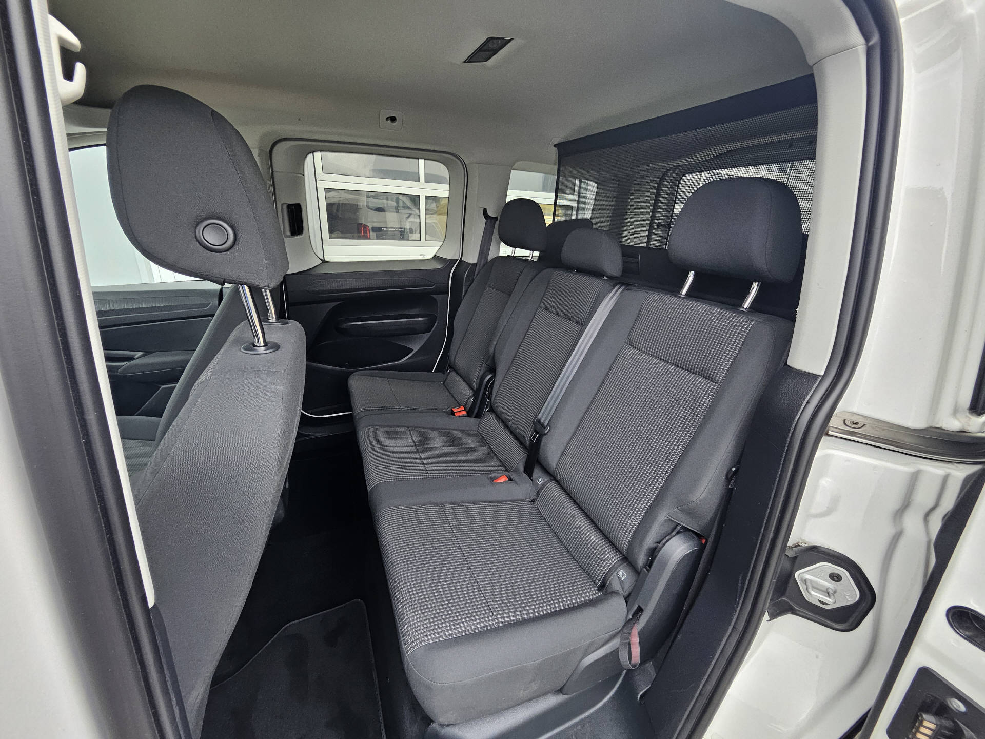 VW Caddy 2.0 TDI 122 Liberty DSG * 5- Plätzer *-image-14