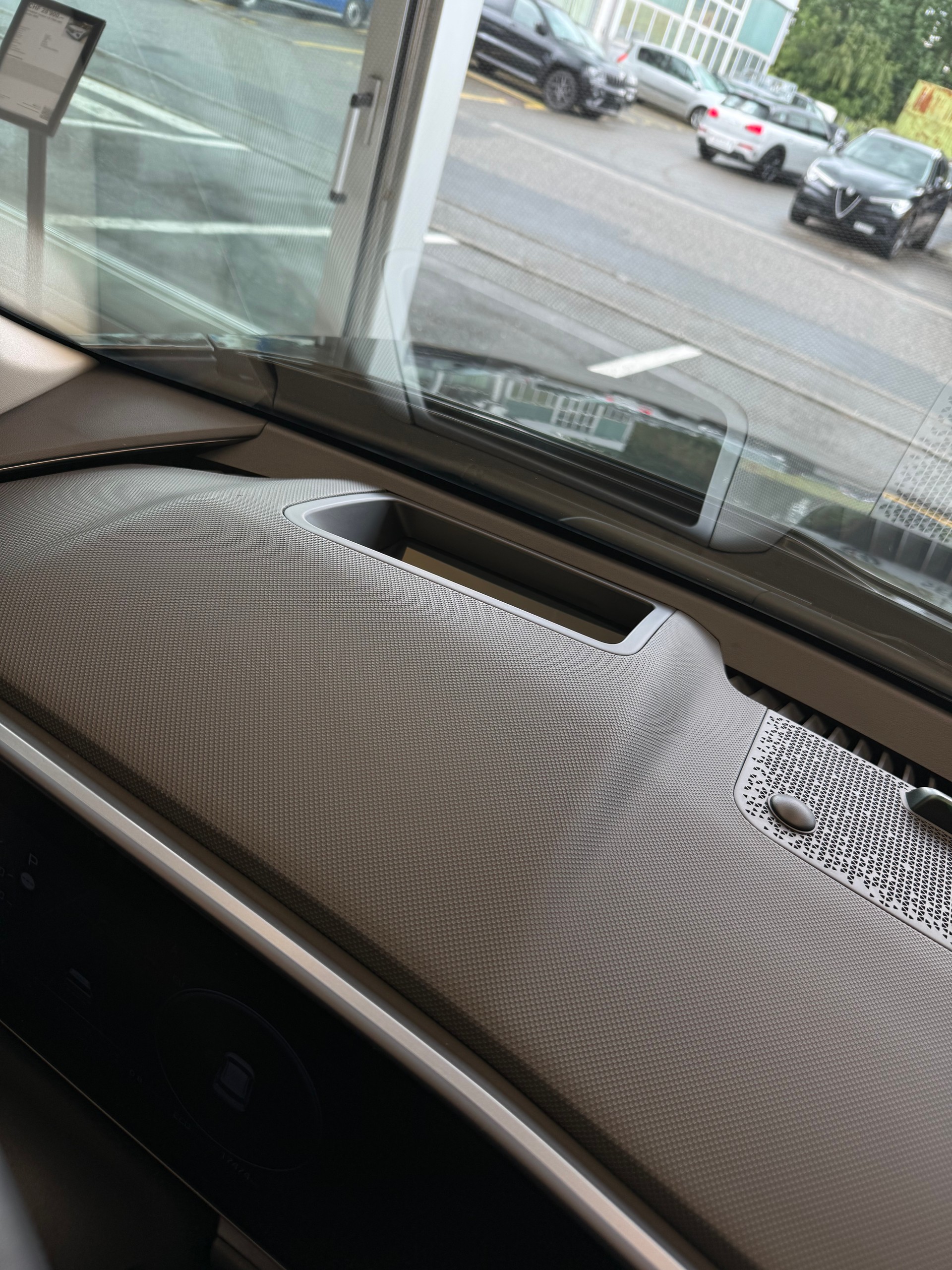 KIA Niro 1.6GDi Plug-in Hybrid Style DCT-image-16