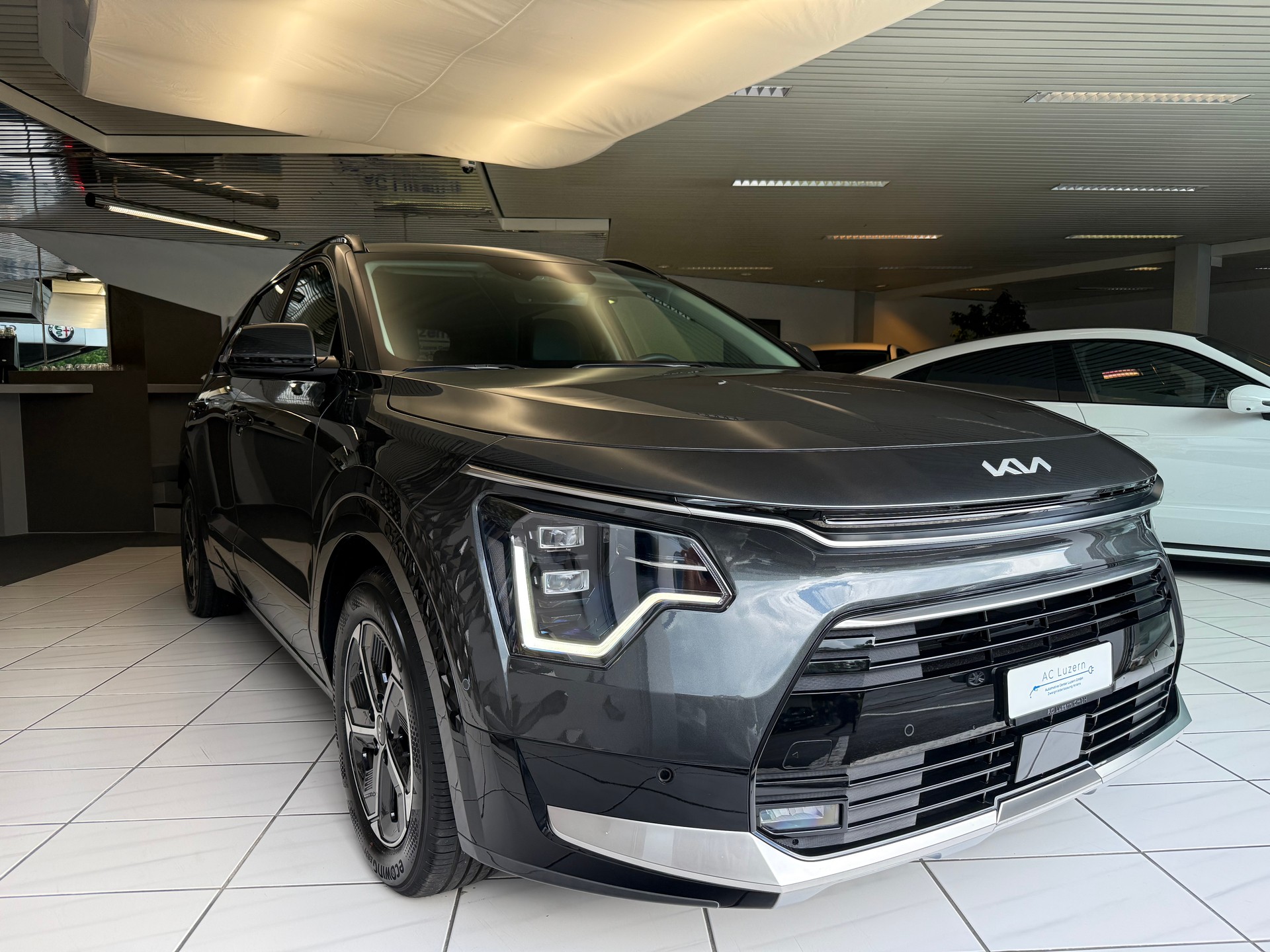 KIA Niro 1.6GDi Plug-in Hybrid Style DCT-image-5
