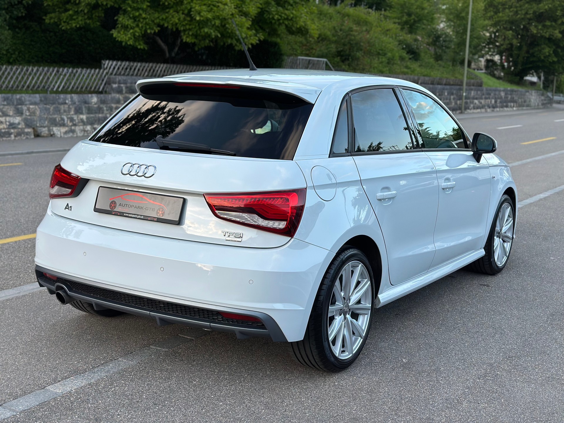 AUDI A1 Sportback 1.0 TFSI Sport-image-6