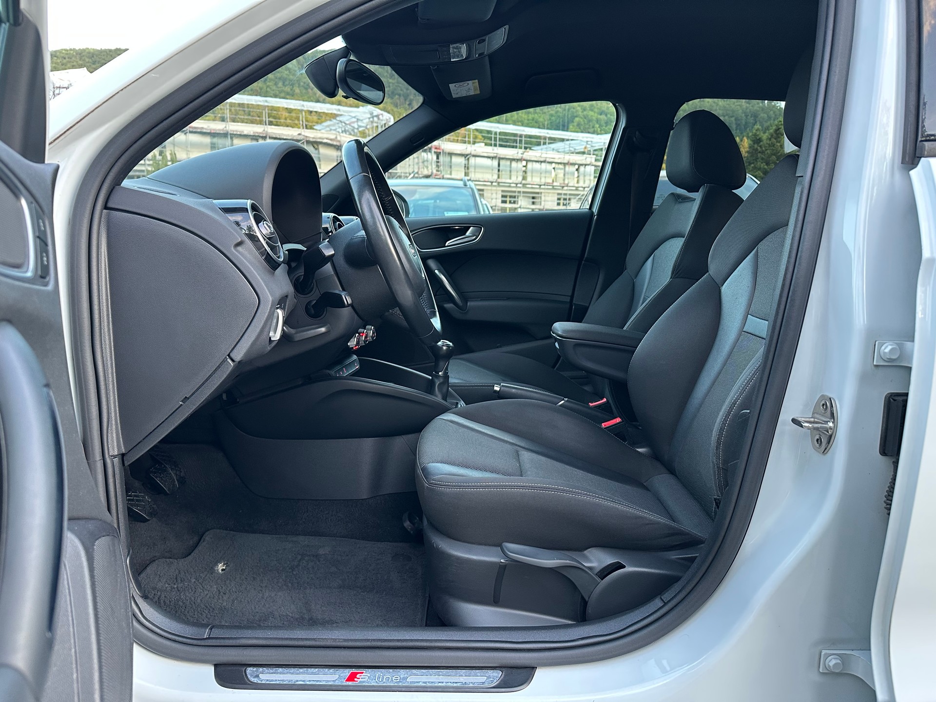 AUDI A1 Sportback 1.0 TFSI Sport-image-9