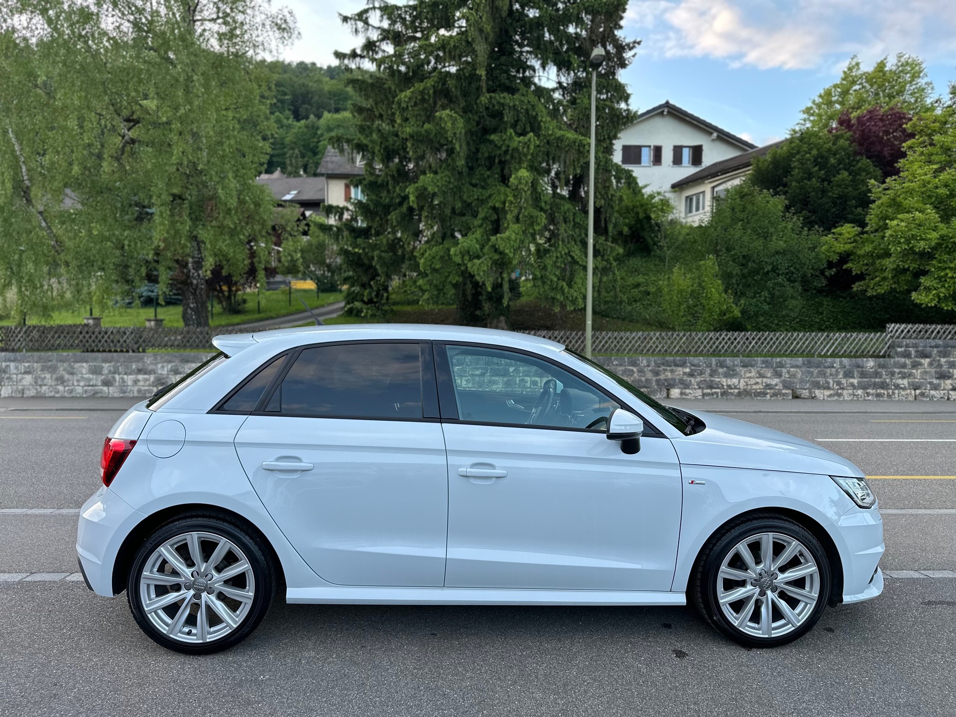 AUDI A1 Sportback 1.0 TFSI Sport-image-4