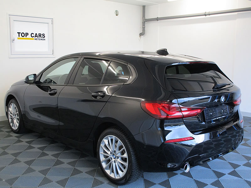 BMW 118i Steptronic-showroom-element-1