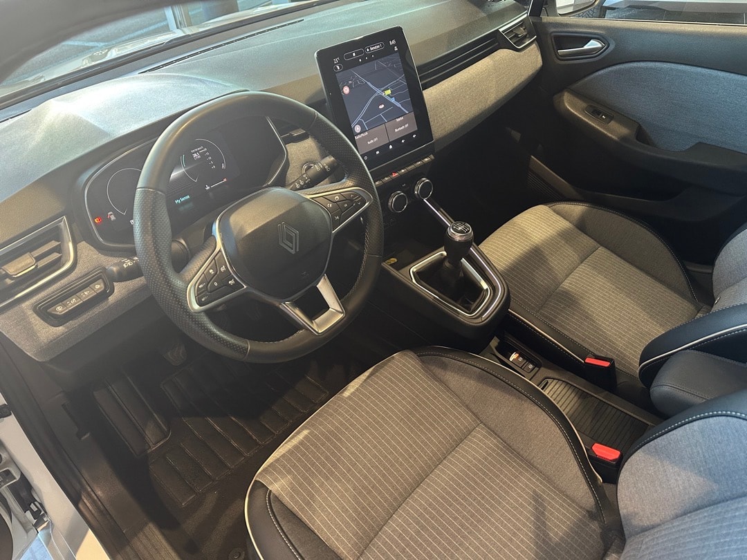 RENAULT Clio 1.0 Techno-image-10